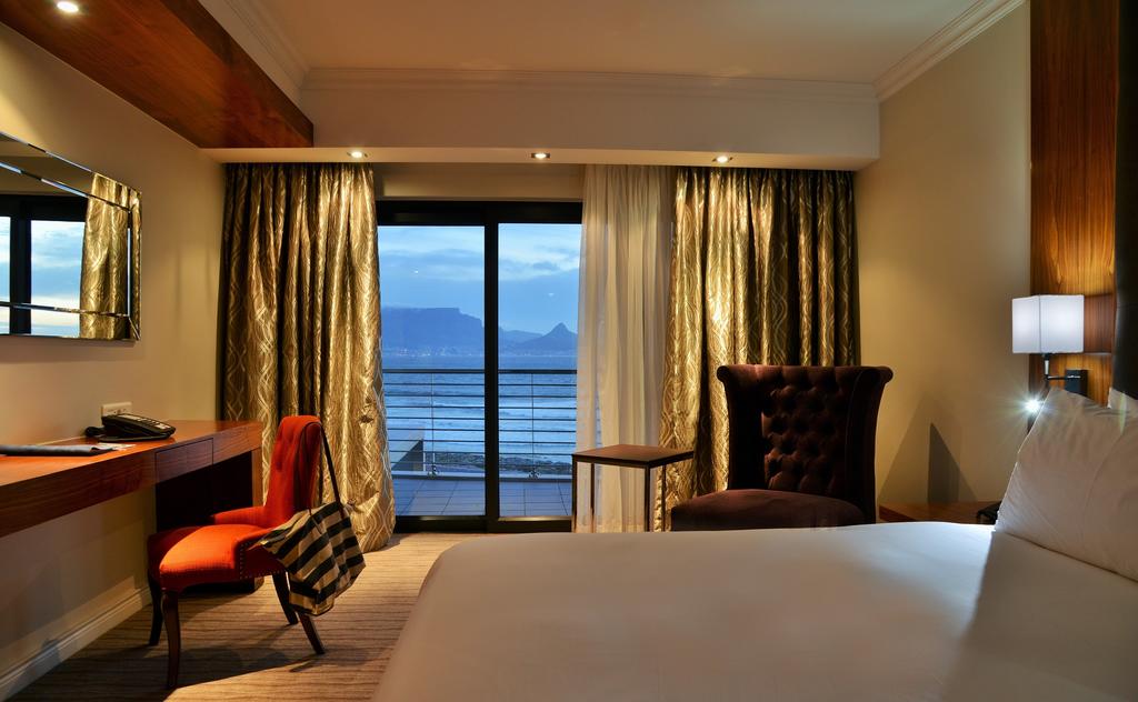 Blaauwberg Beach Hotel