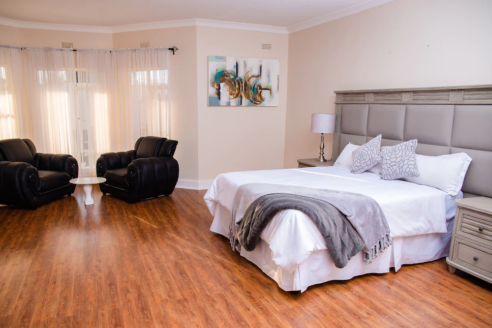 Residence 747 Borrowdale Brooke