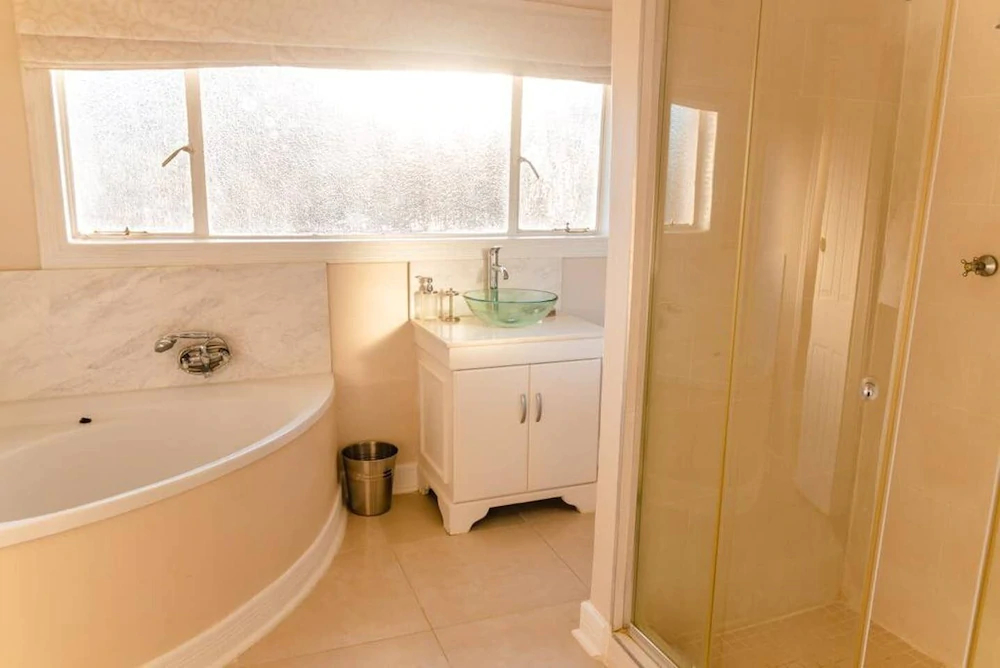 Residence 747 Borrowdale Brooke