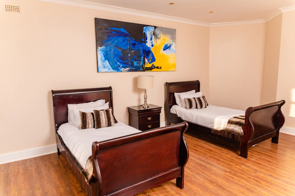 Residence 747 Borrowdale Brooke