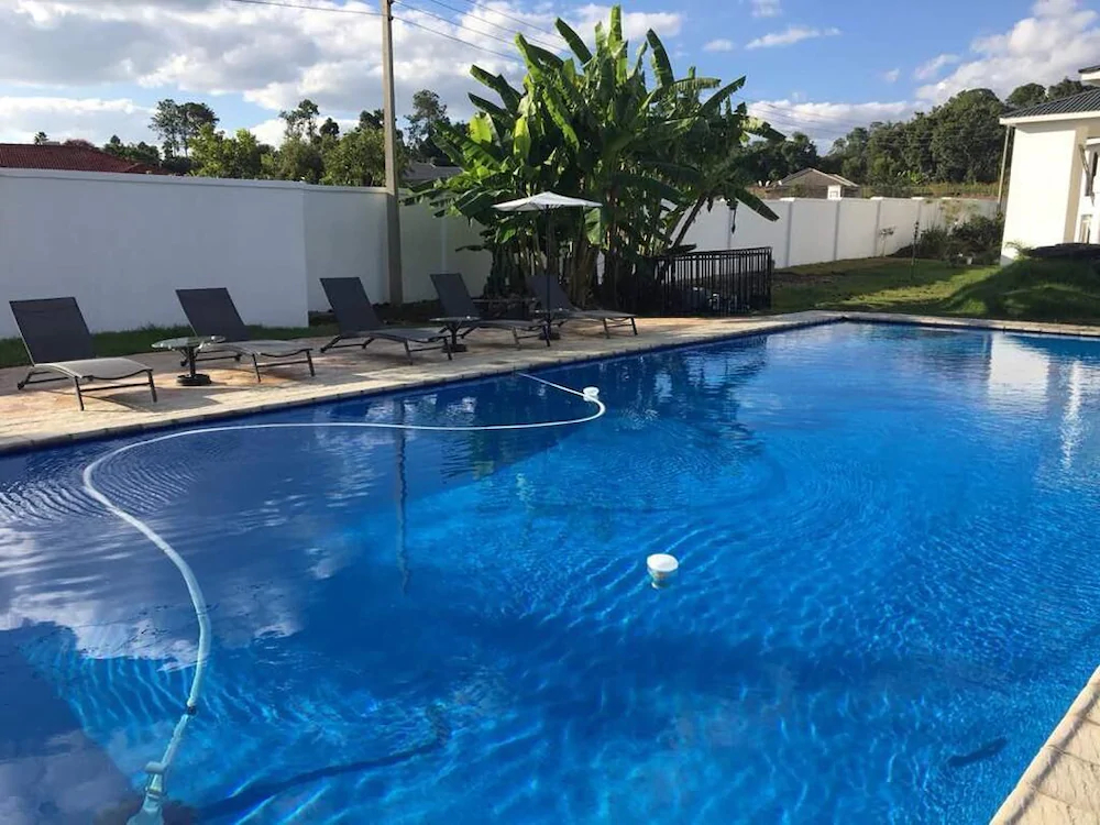 Residence 747 Borrowdale Brooke