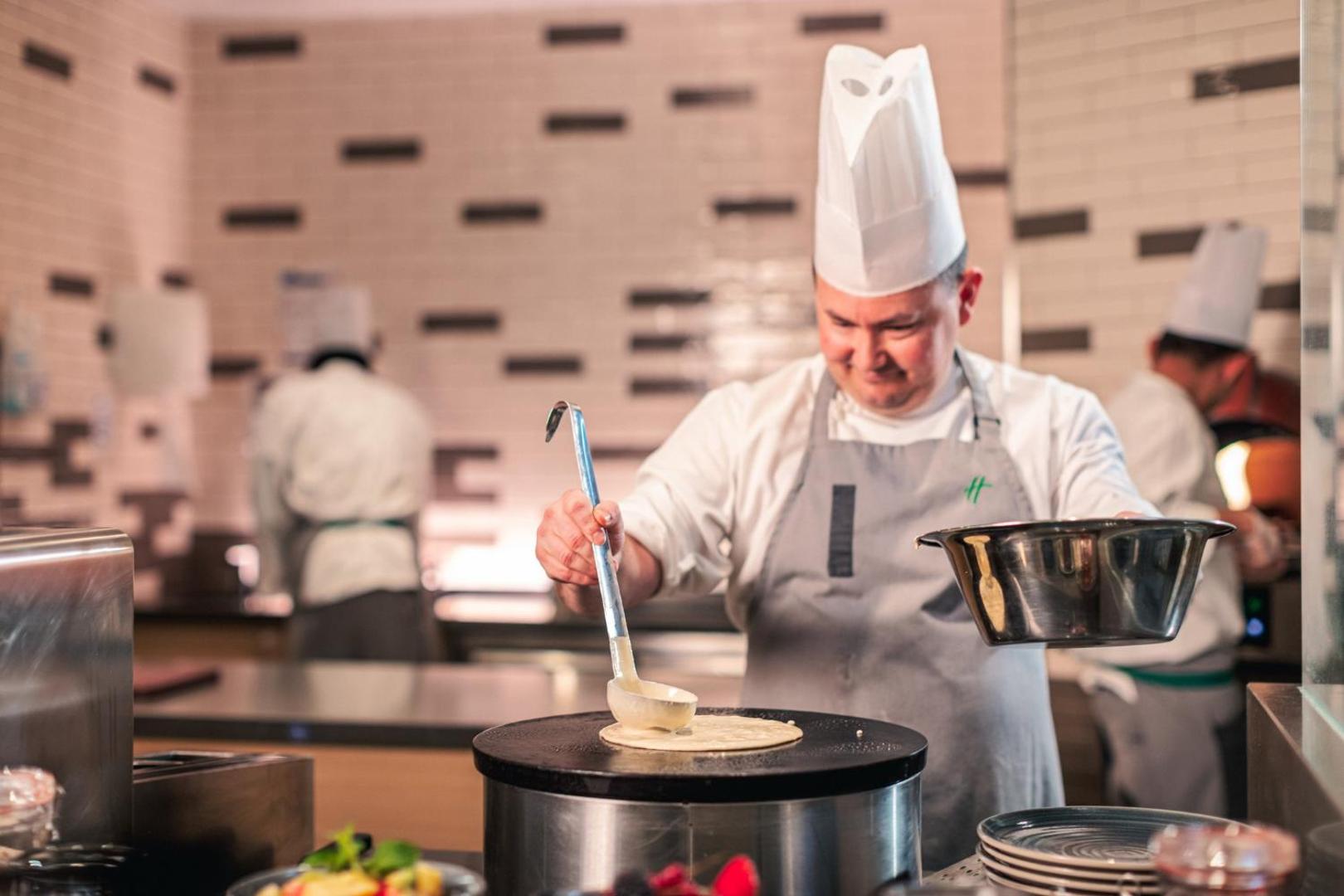 Holiday Inn & Suites Dubai Science Park Holiday Inn & Suites Dubai Science Park