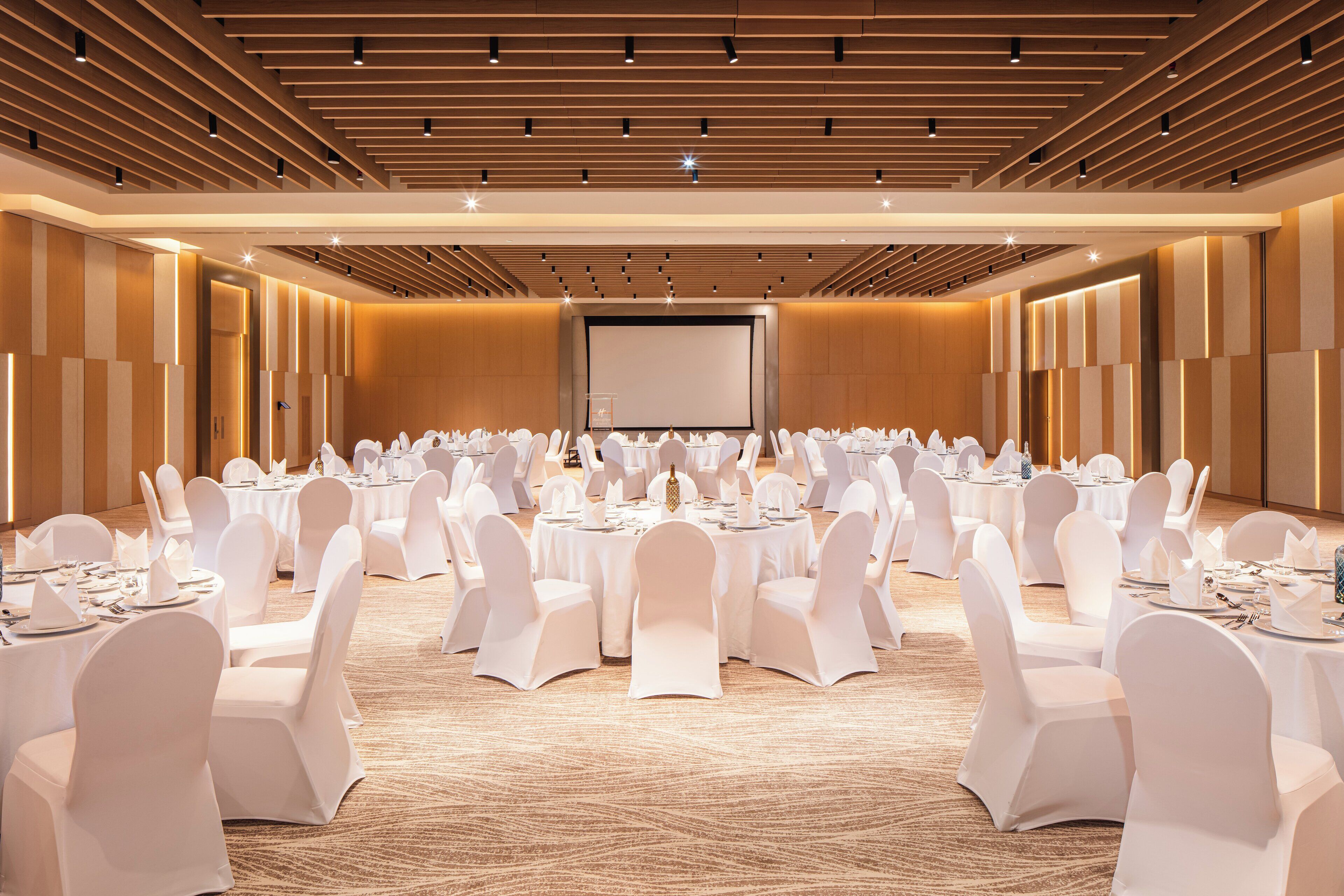 Holiday Inn & Suites Dubai Science Park Holiday Inn & Suites Dubai Science Park