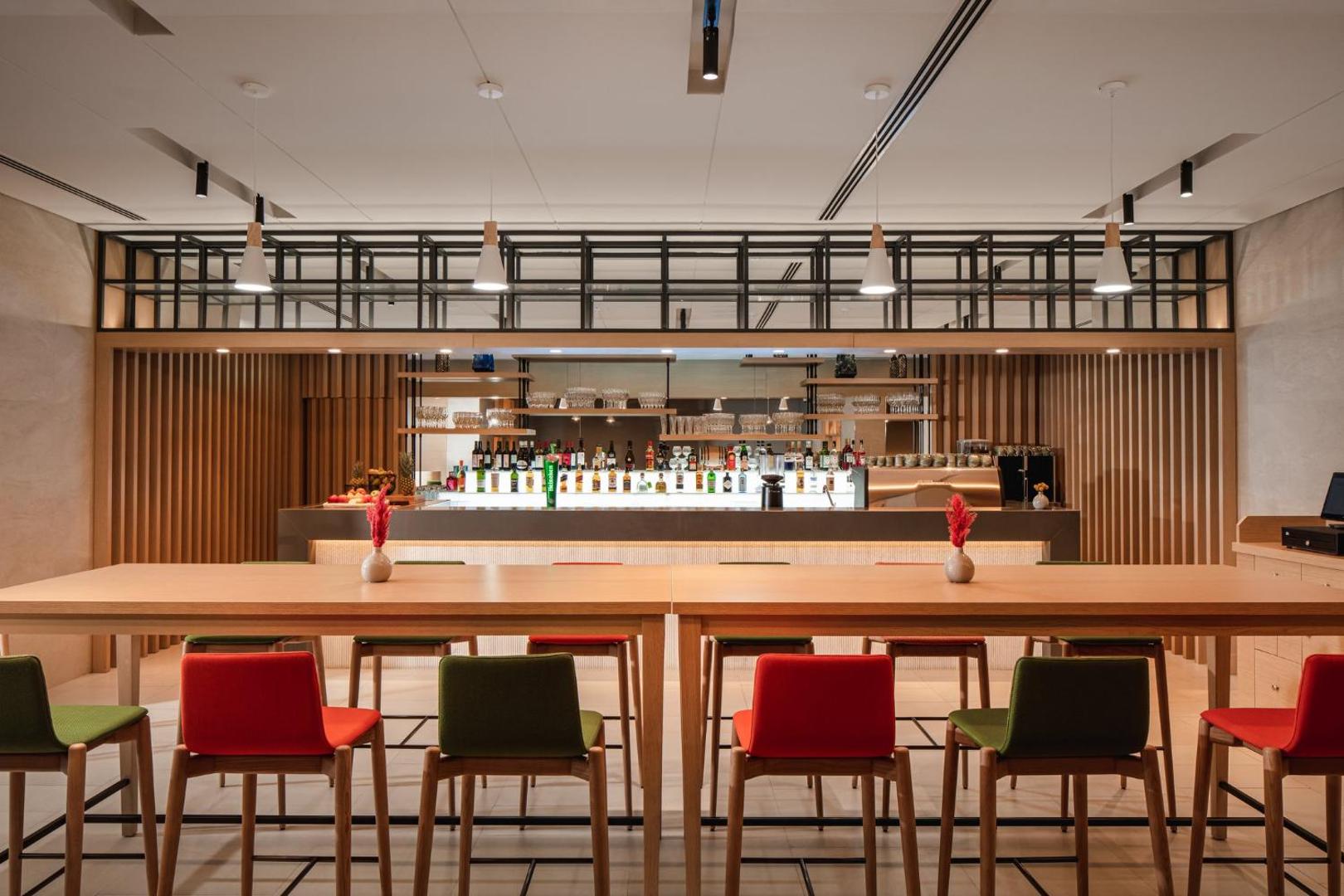 Holiday Inn & Suites Dubai Science Park Holiday Inn & Suites Dubai Science Park