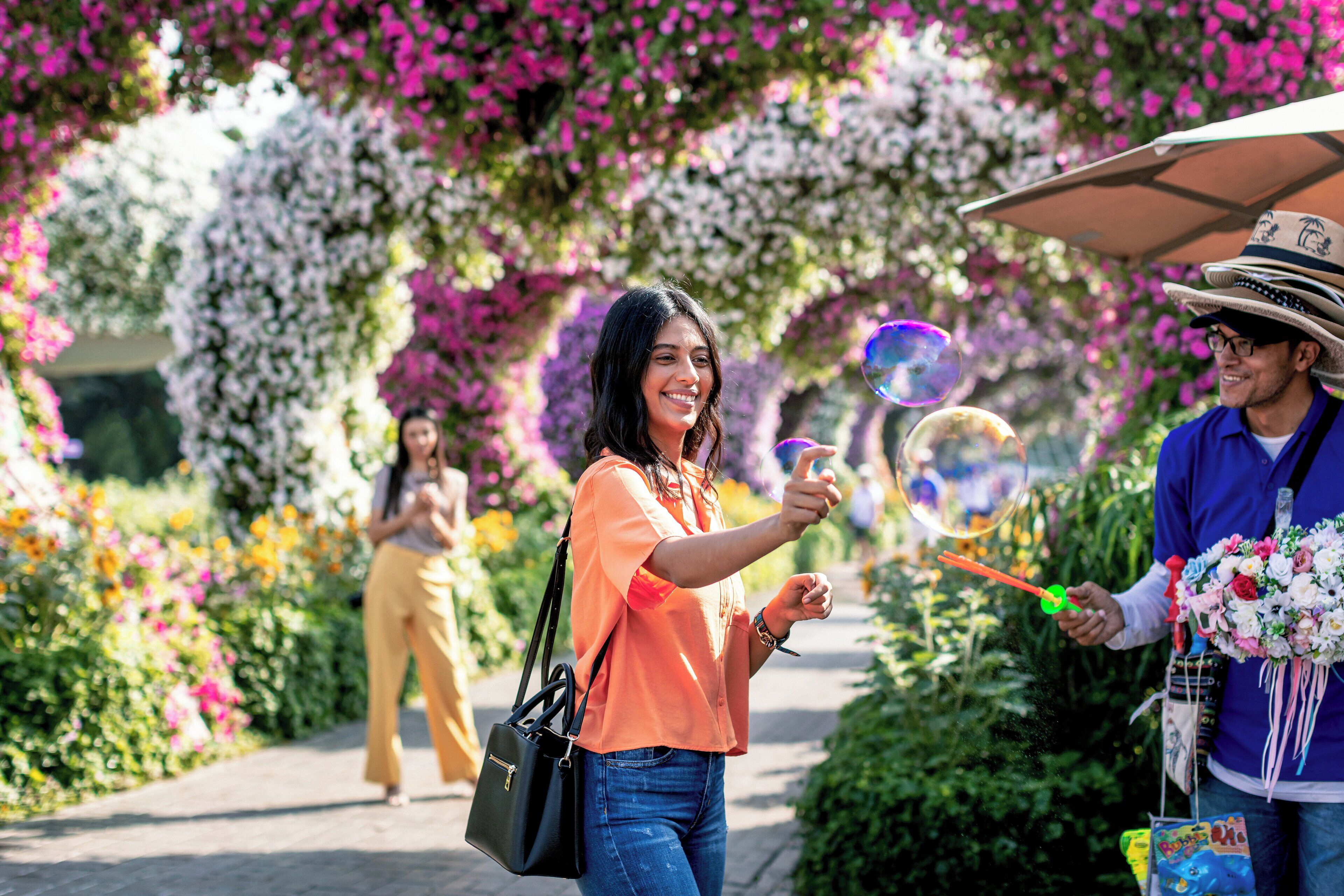 Holiday Inn & Suites Dubai Science Park Holiday Inn & Suites Dubai Science Park