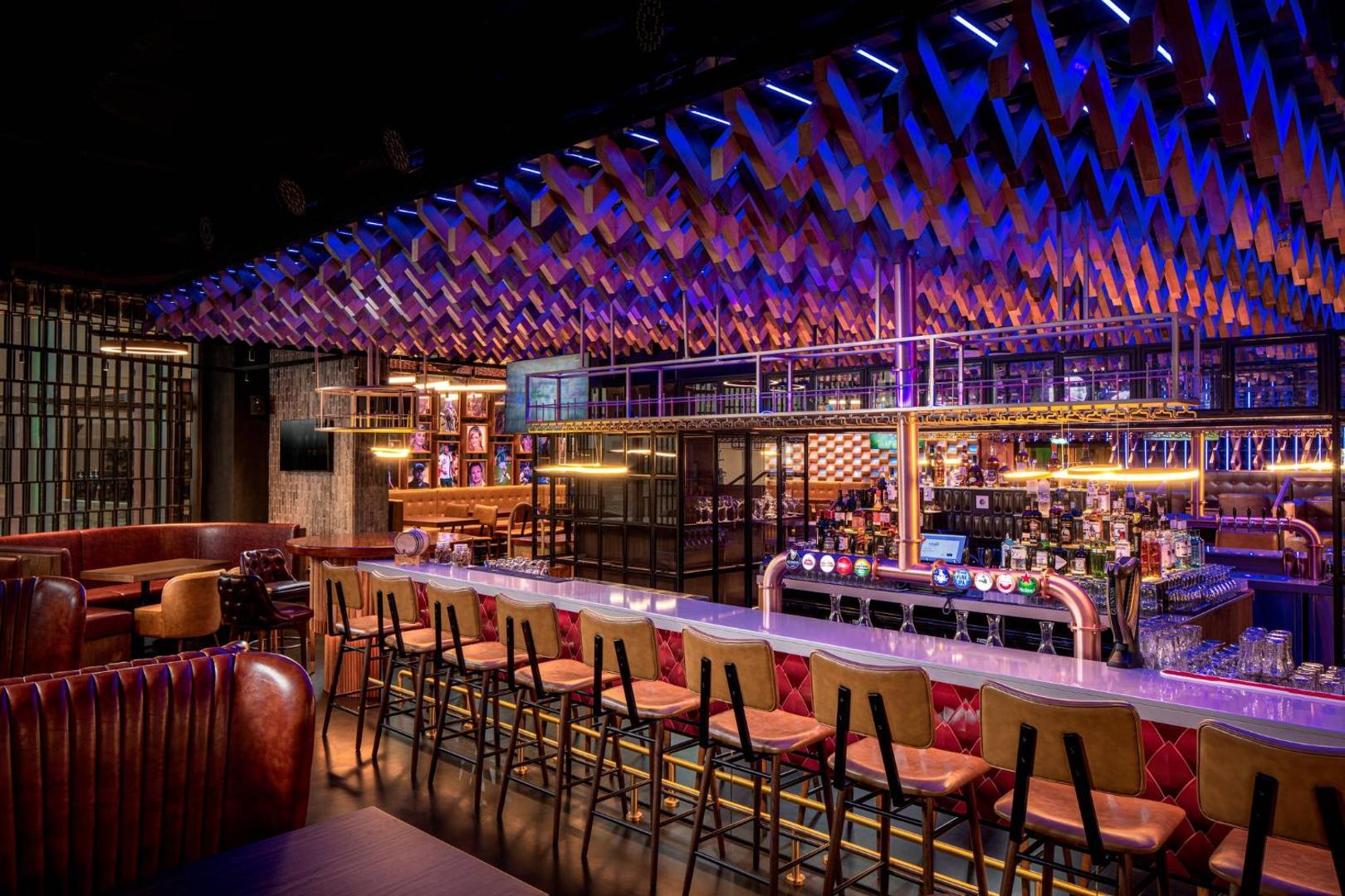 Holiday Inn & Suites Dubai Science Park Holiday Inn & Suites Dubai Science Park