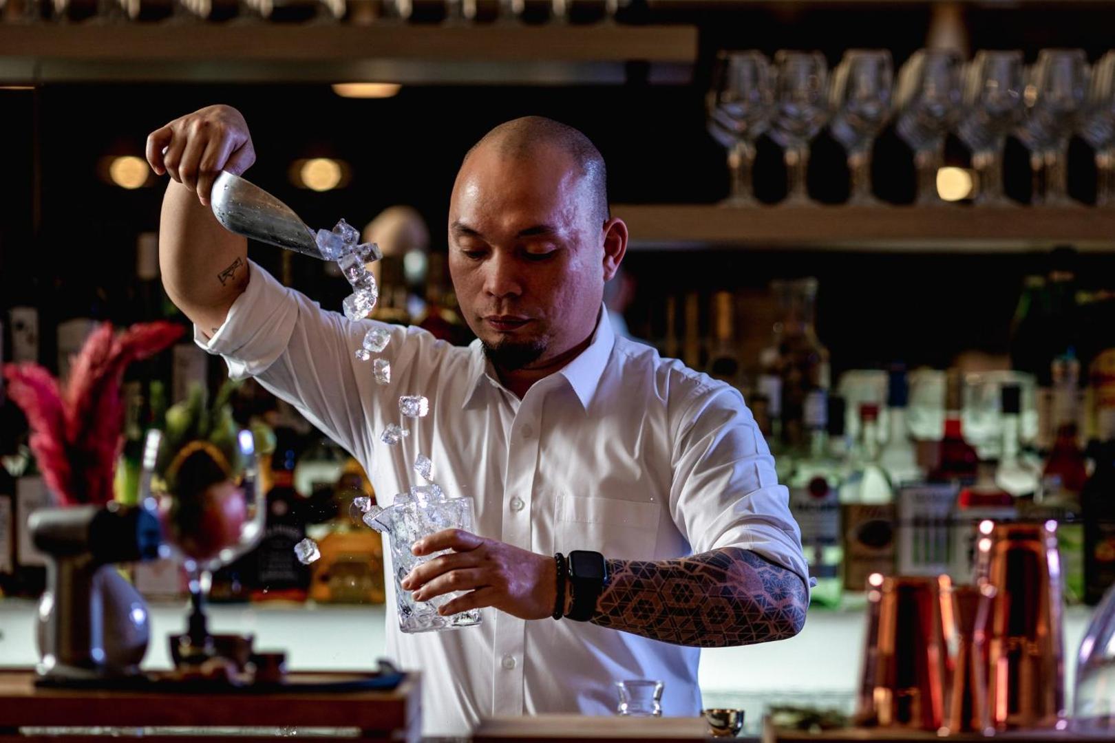 Holiday Inn & Suites Dubai Science Park Holiday Inn & Suites Dubai Science Park