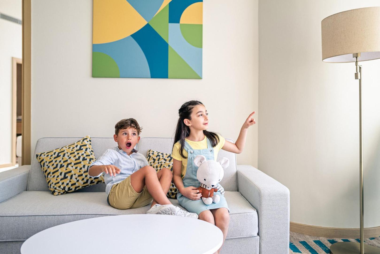 Holiday Inn & Suites Dubai Science Park Holiday Inn & Suites Dubai Science Park