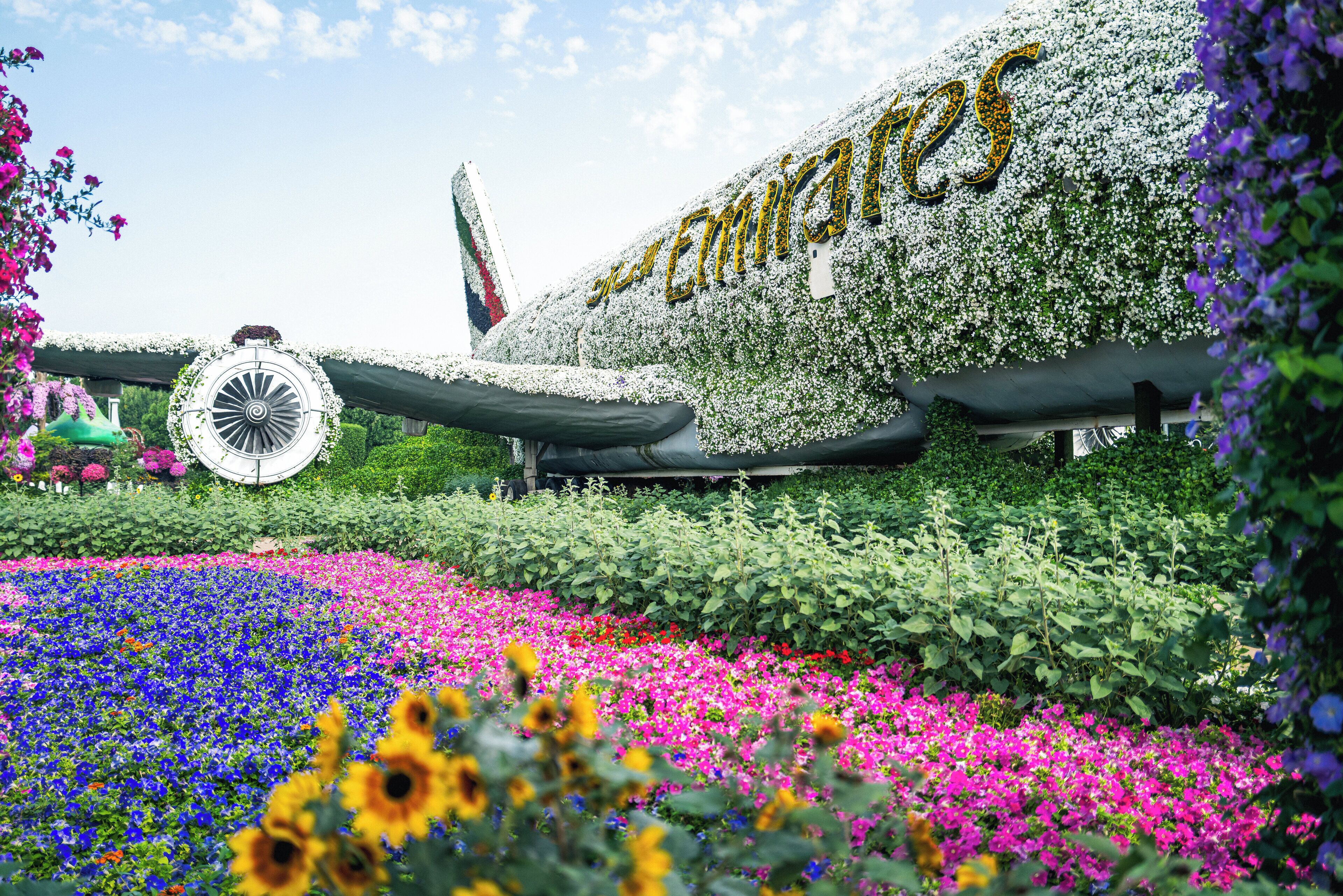 Holiday Inn & Suites Dubai Science Park Holiday Inn & Suites Dubai Science Park