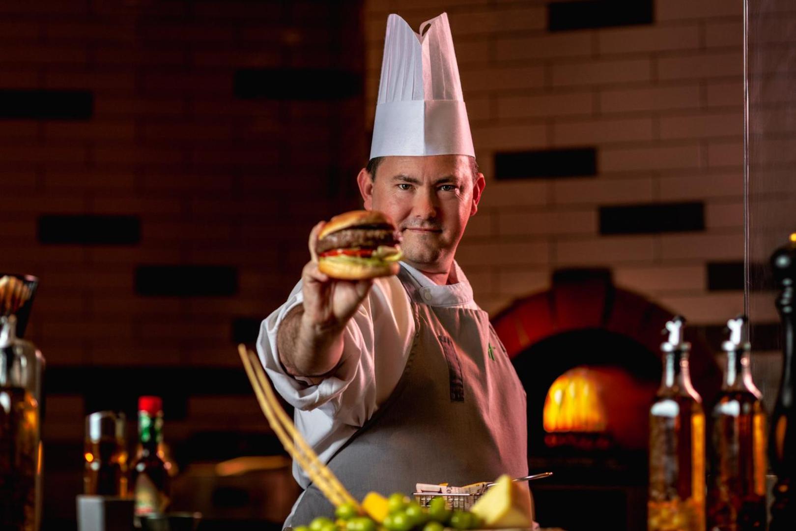 Holiday Inn & Suites Dubai Science Park Holiday Inn & Suites Dubai Science Park