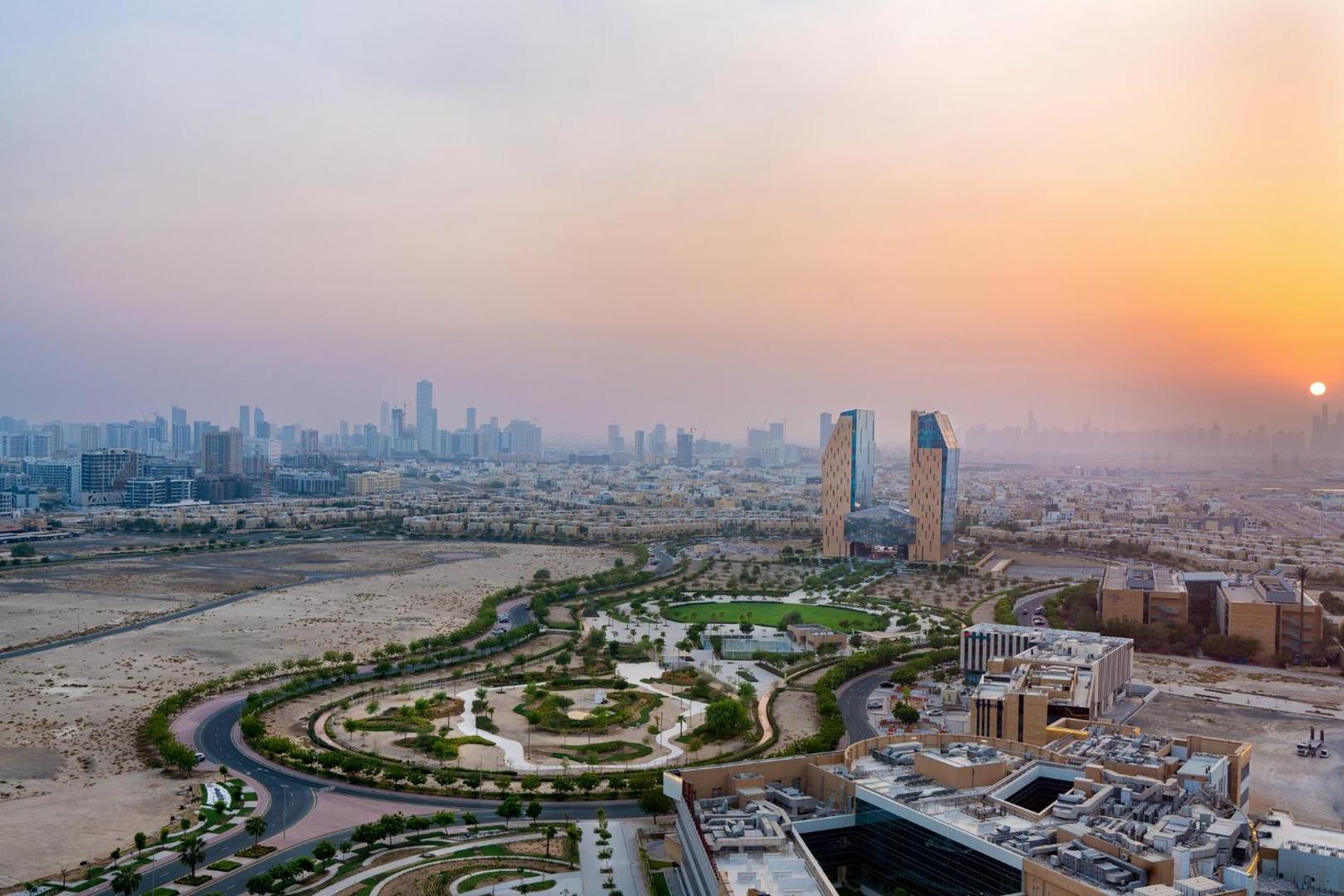 Holiday Inn & Suites Dubai Science Park Holiday Inn & Suites Dubai Science Park