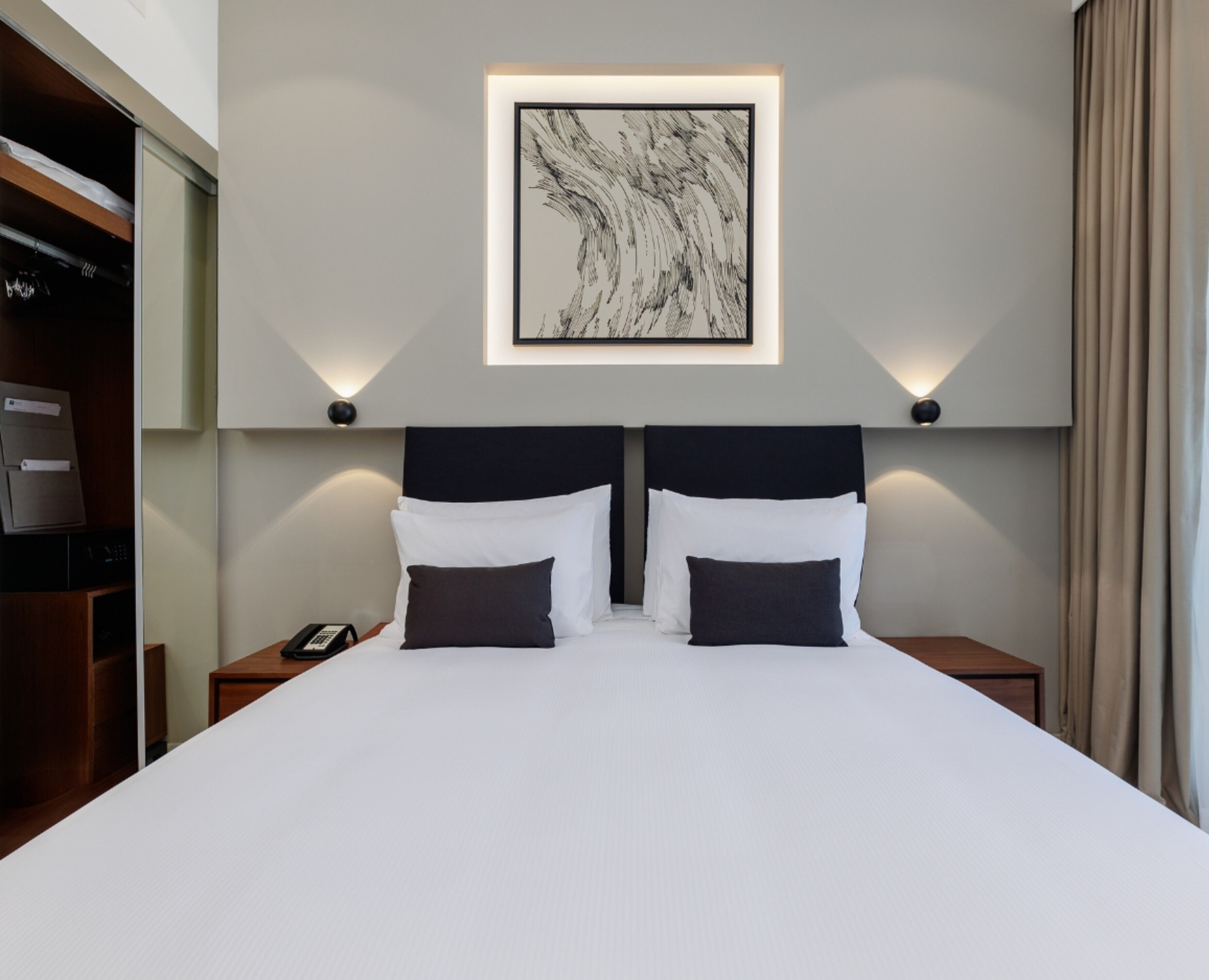 Holiday Inn Dubai Village Circle Holiday Inn Dubai Village Circle