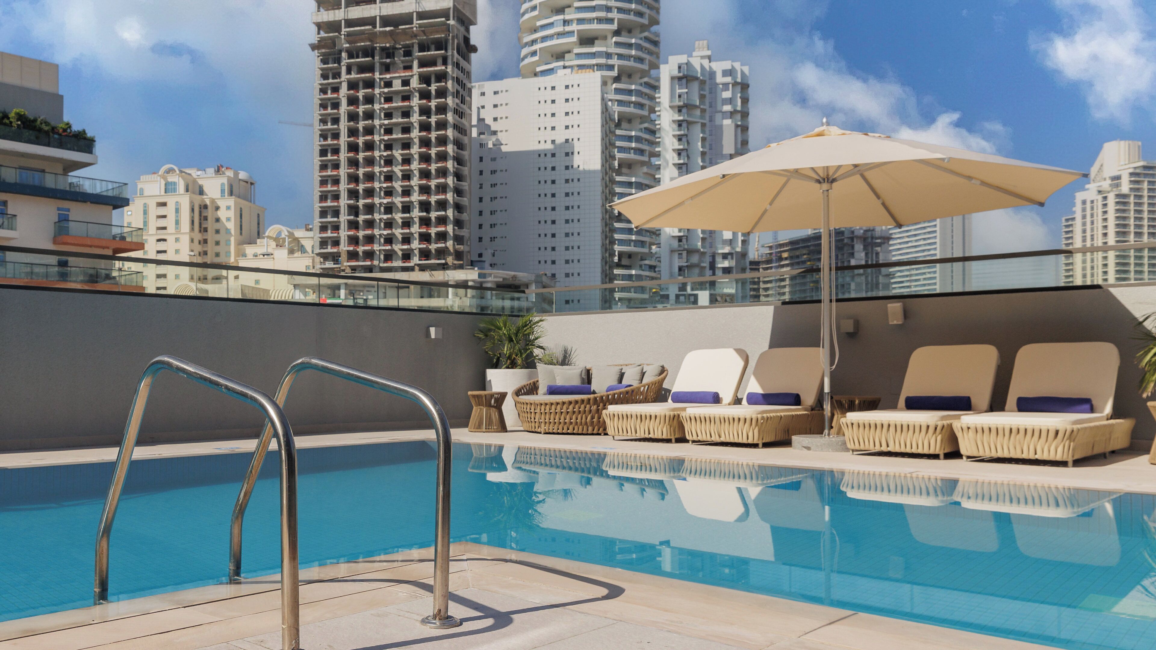 Holiday Inn Dubai Village Circle Holiday Inn Dubai Village Circle