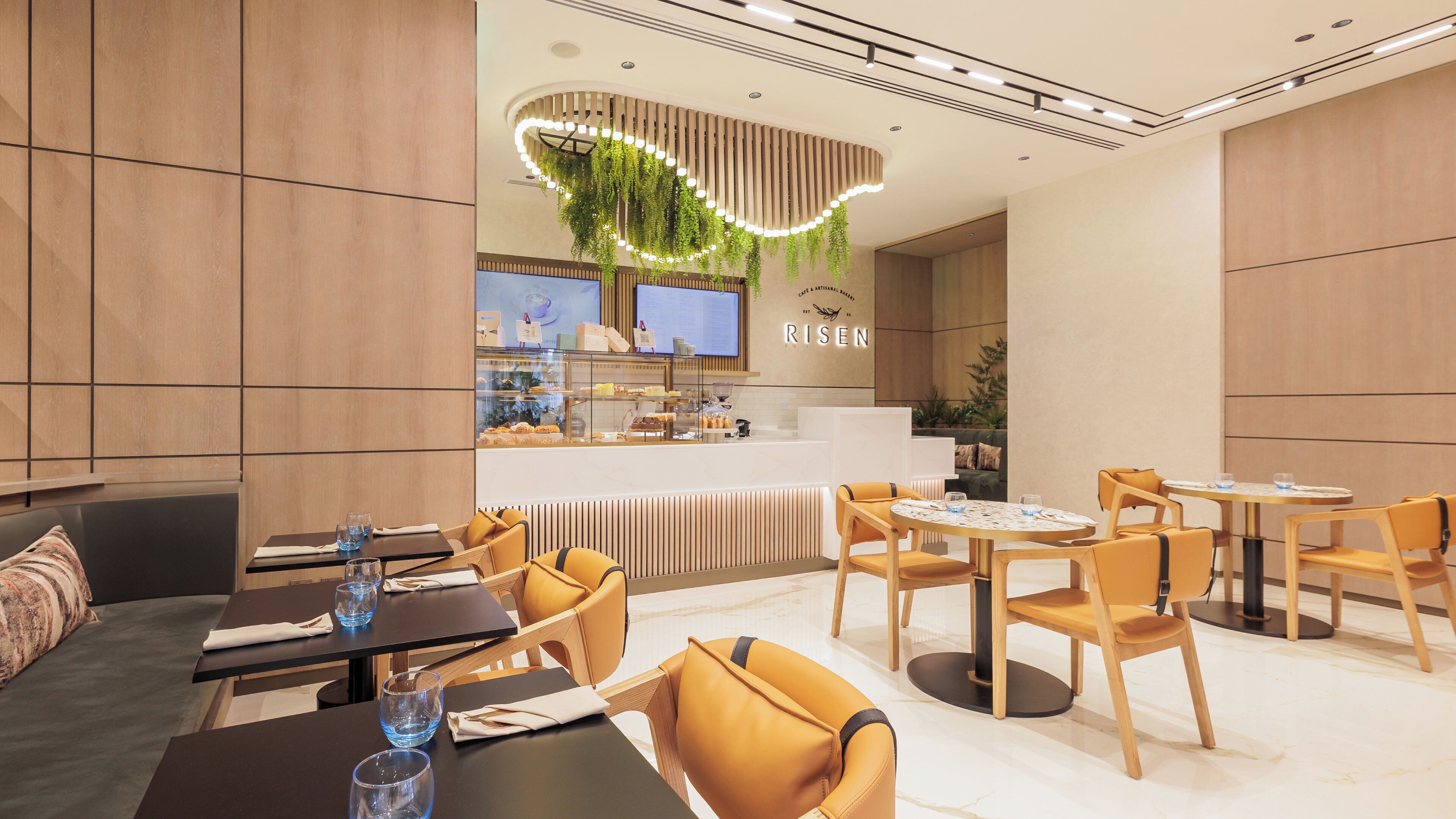 Holiday Inn Dubai Village Circle Holiday Inn Dubai Village Circle