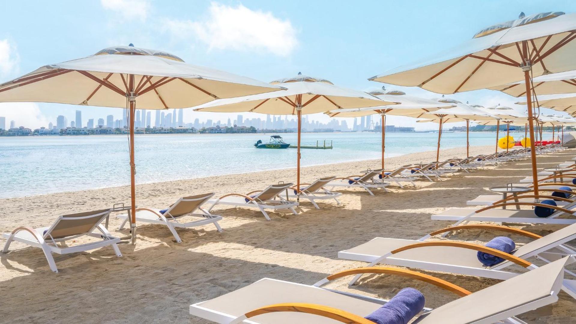 Holiday Inn Dubai Village Circle Holiday Inn Dubai Village Circle