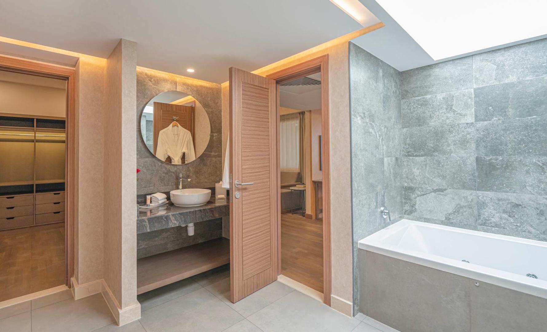 Hyatt Regency Galleria Residence Dubai Hyatt Regency Galleria Residence Dubai