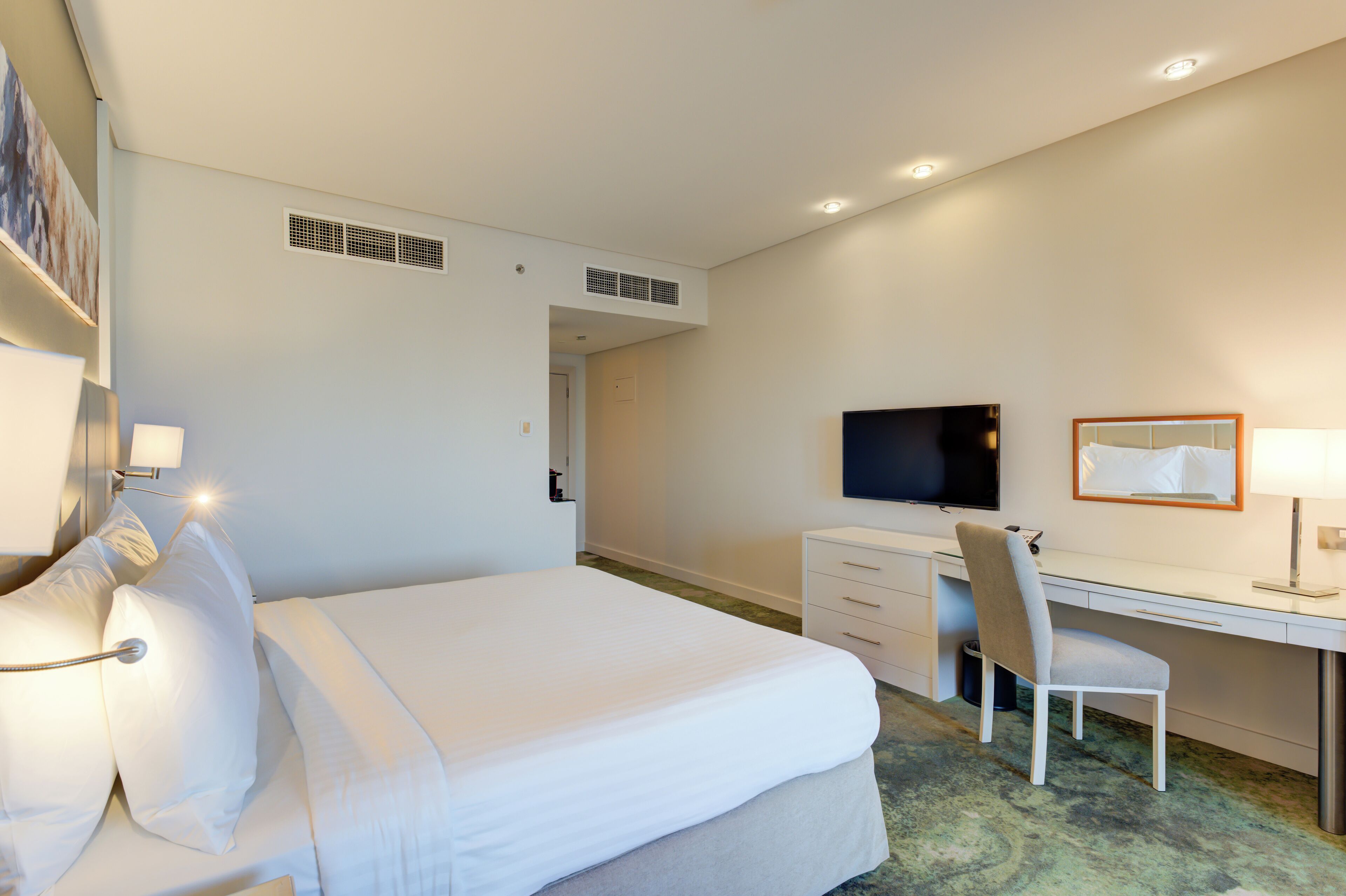 Millennium Lakeview Hotel Millennium Lakeview Hotel