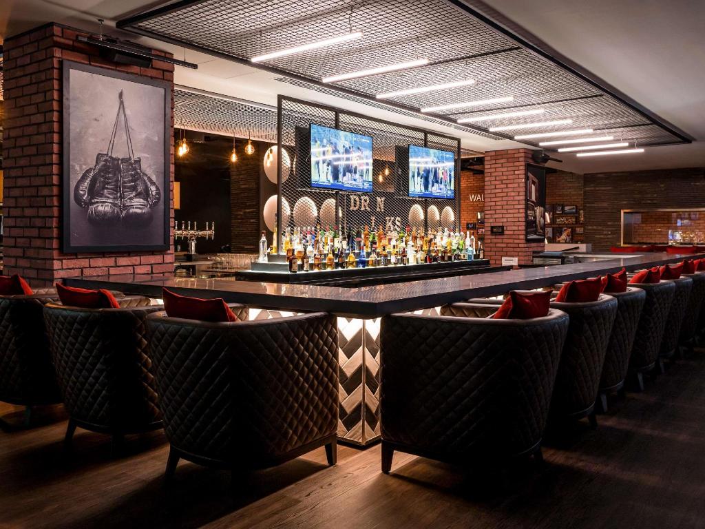 Pullman Dubai Creek City Centre Hotel