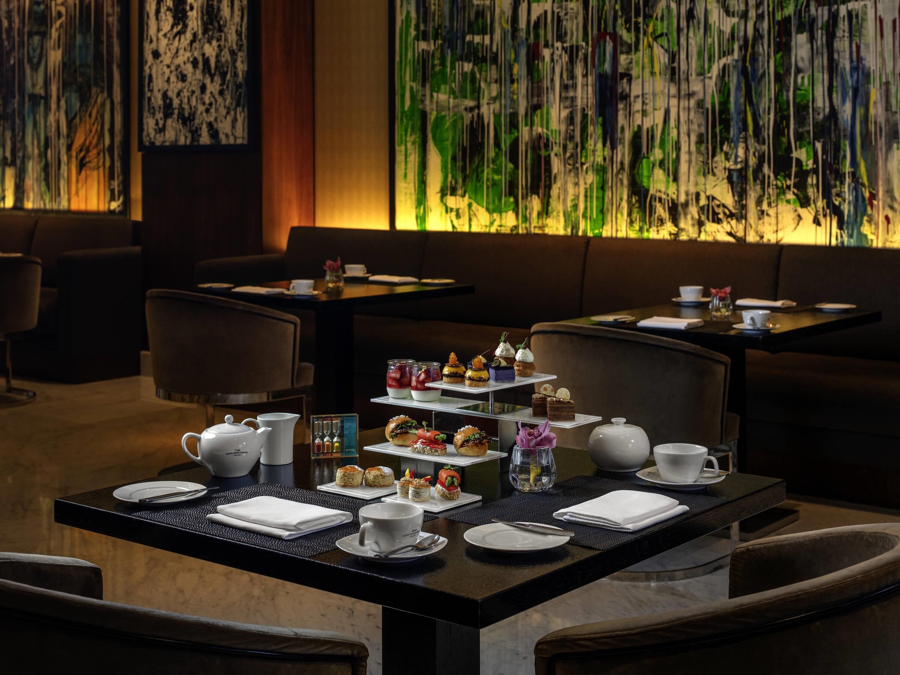 Pullman Dubai Creek City Centre Hotel