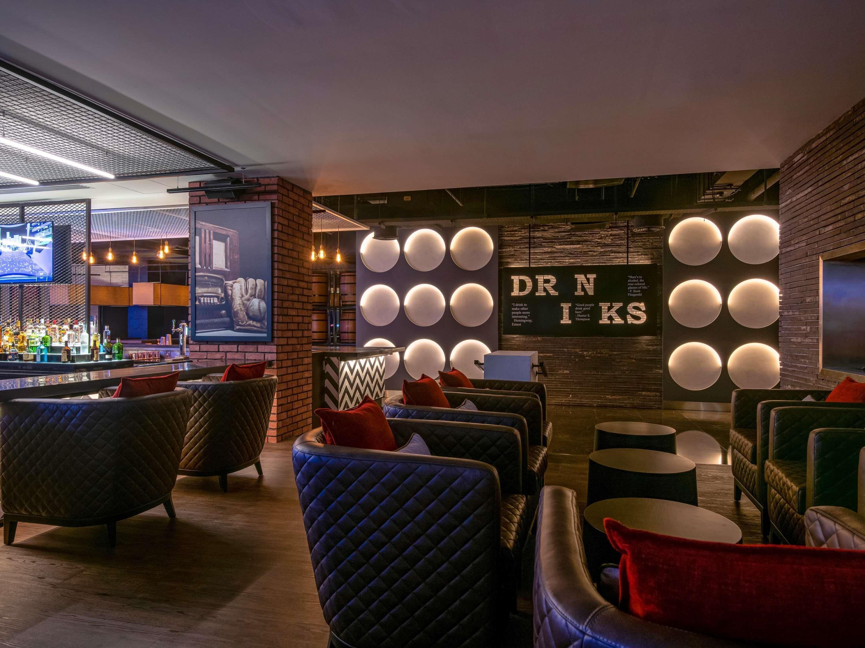 Pullman Dubai Creek City Centre Hotel