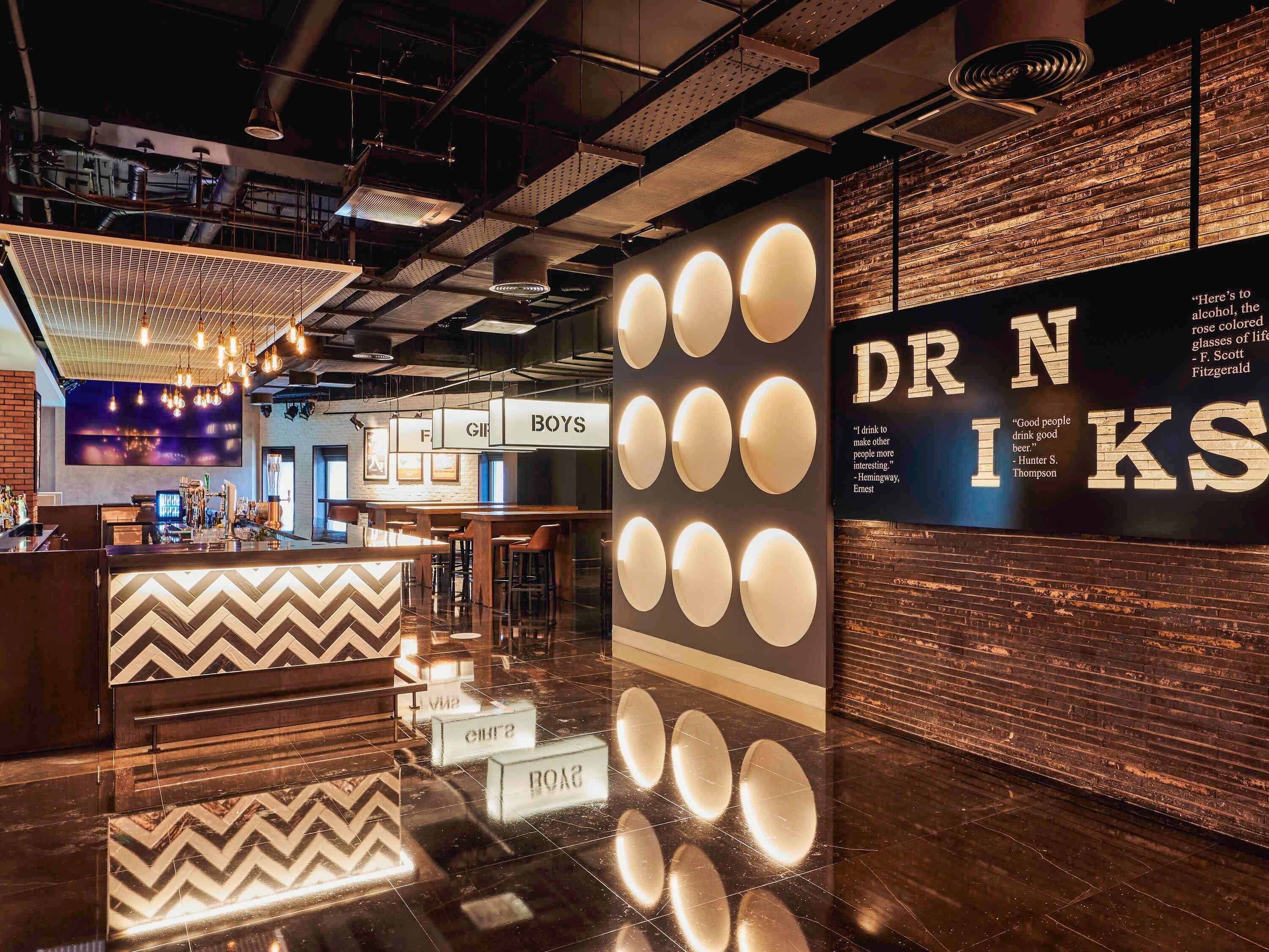 Pullman Dubai Creek City Centre Hotel