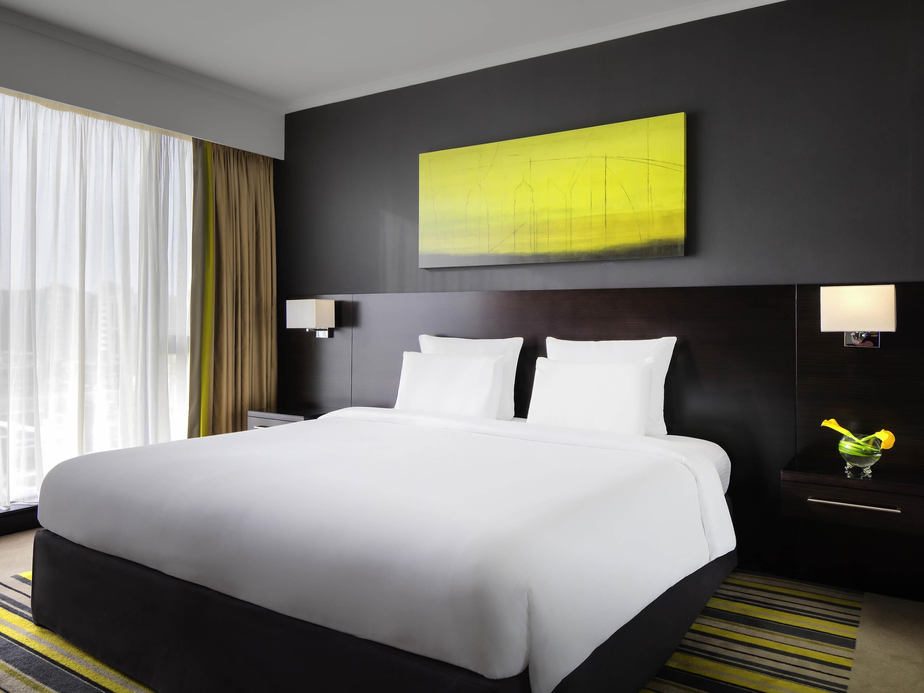 Pullman Dubai Creek City Centre Hotel