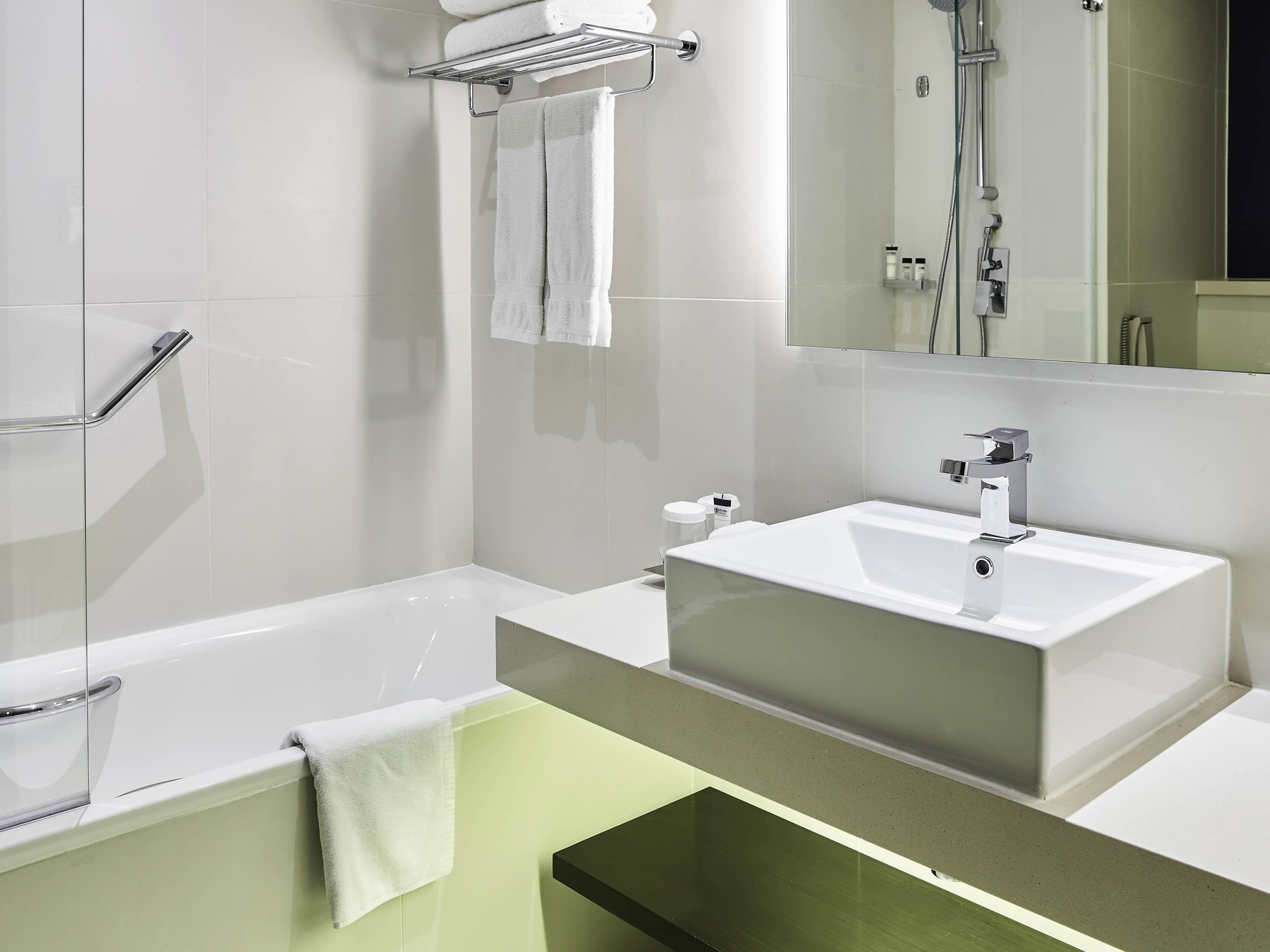 Pullman Dubai Creek City Centre Hotel