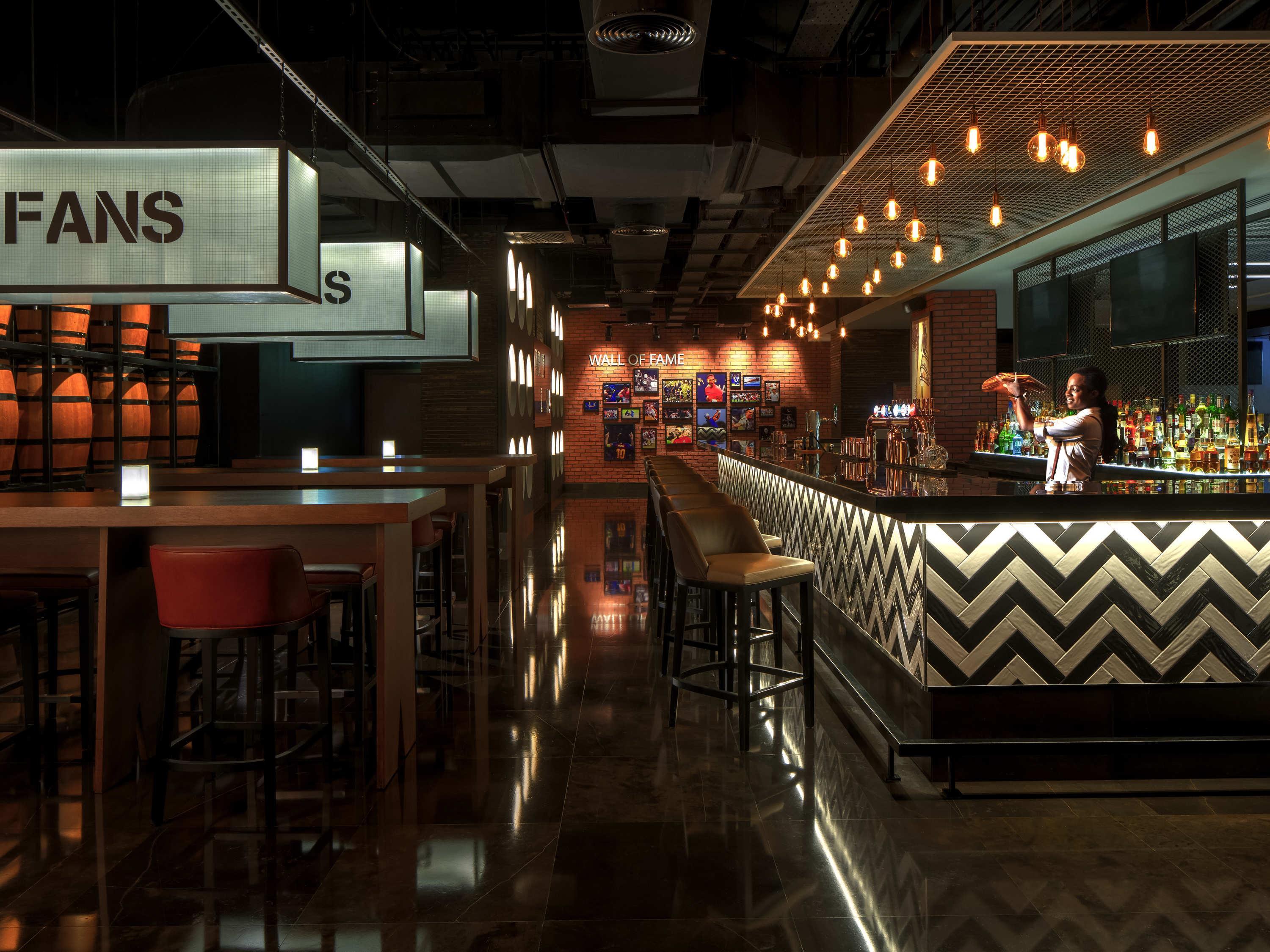 Pullman Dubai Creek City Centre Hotel