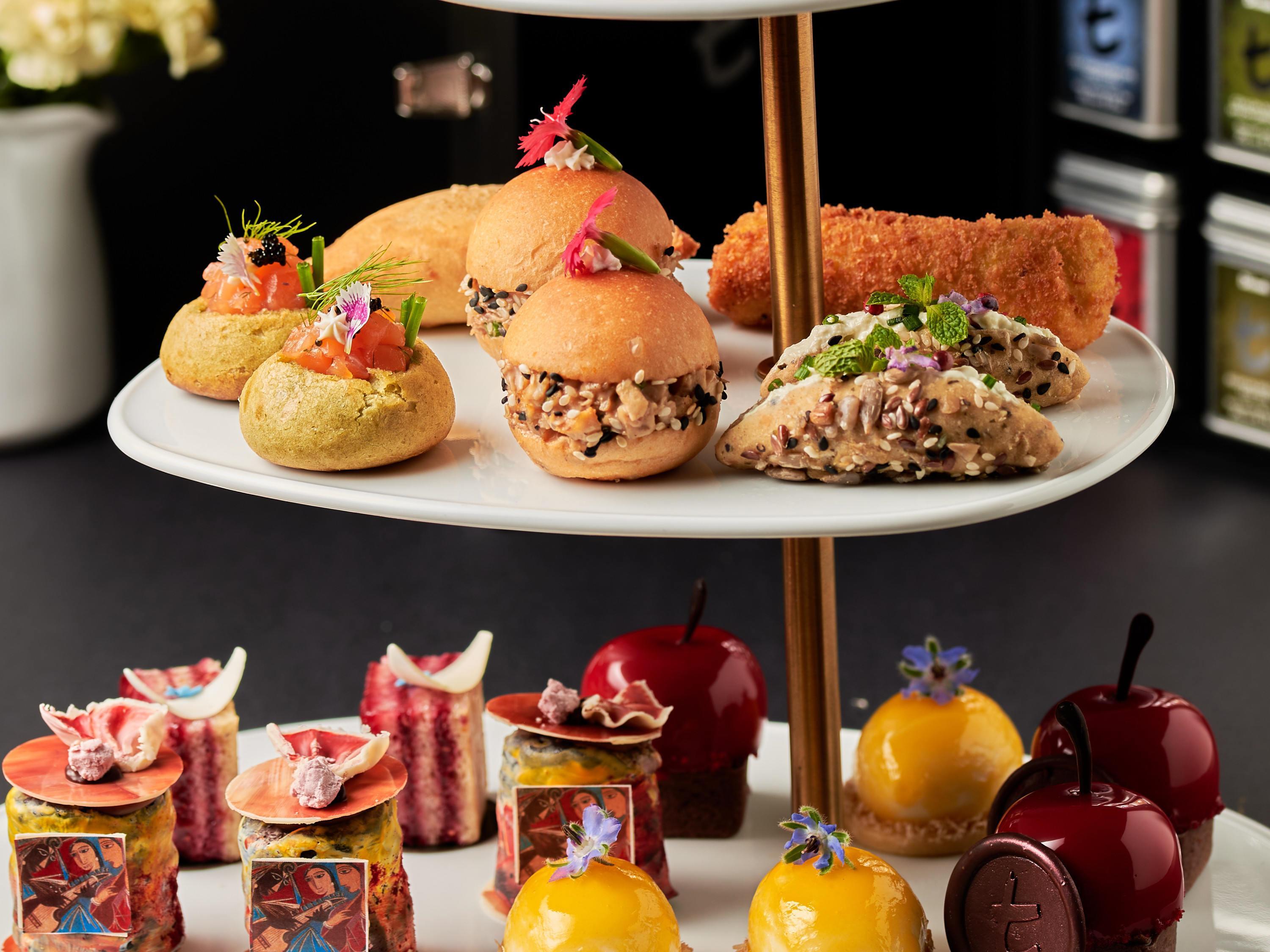 Pullman Dubai Creek City Centre Hotel