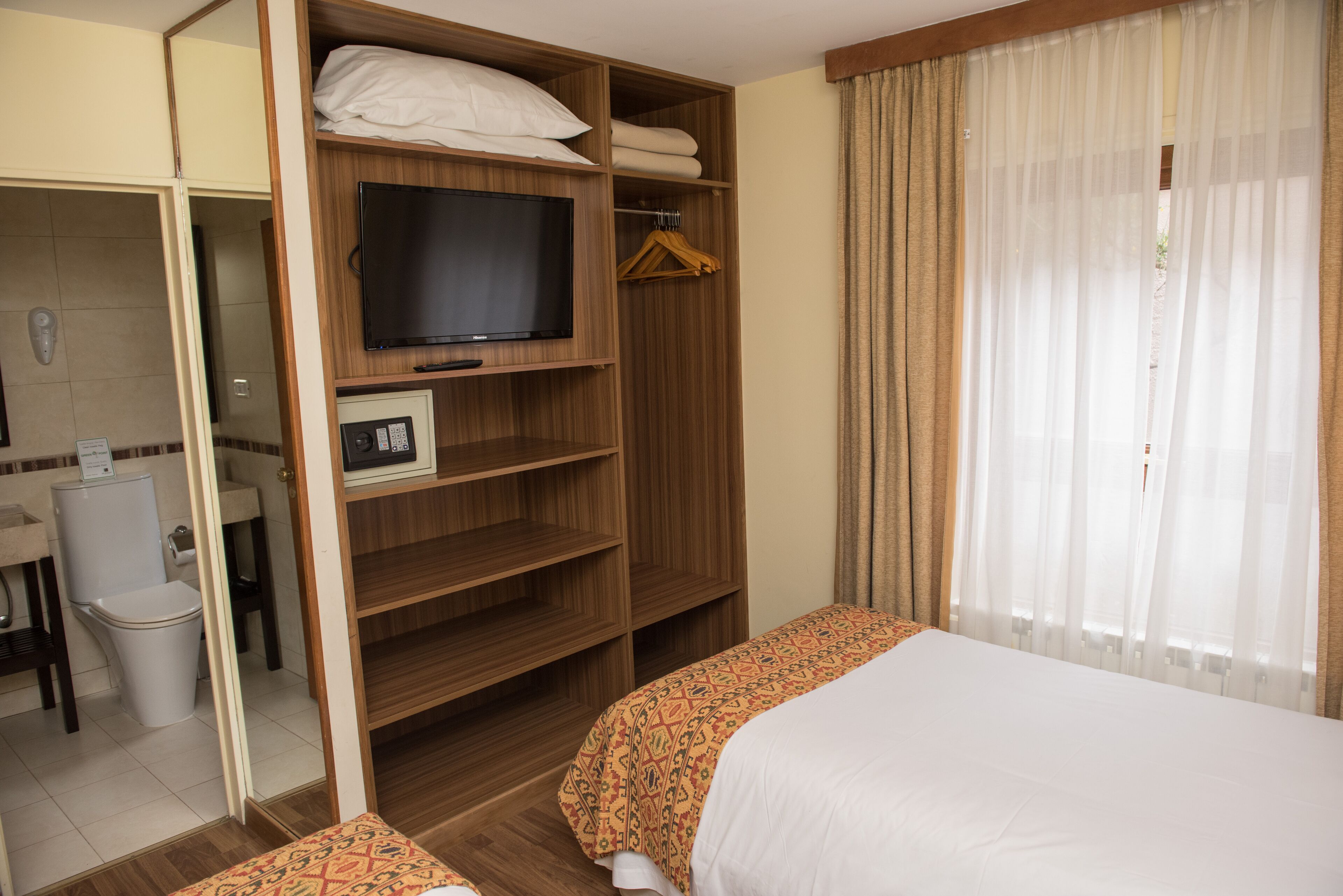 Hostal del Bosque Hostal del Bosque