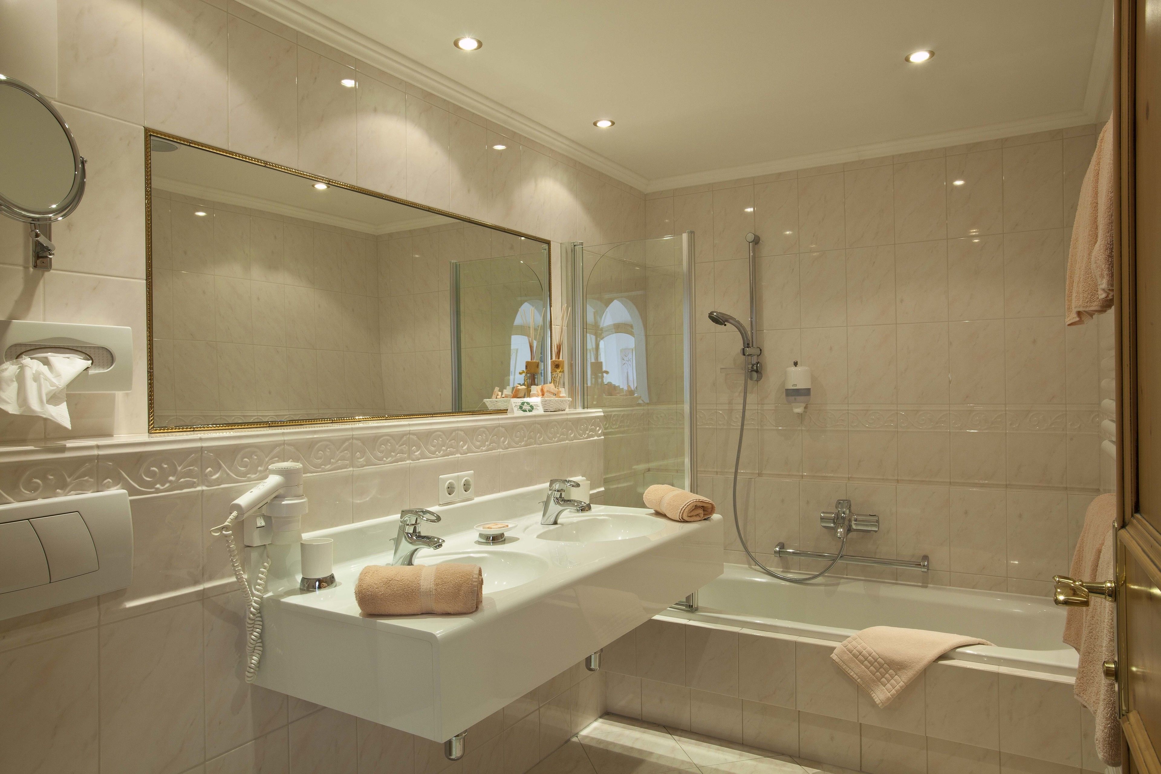 Traumhotel Alpina - Yoga & Ayurveda & Natur Traumhotel Alpina - Yoga & Ayurveda & Natur