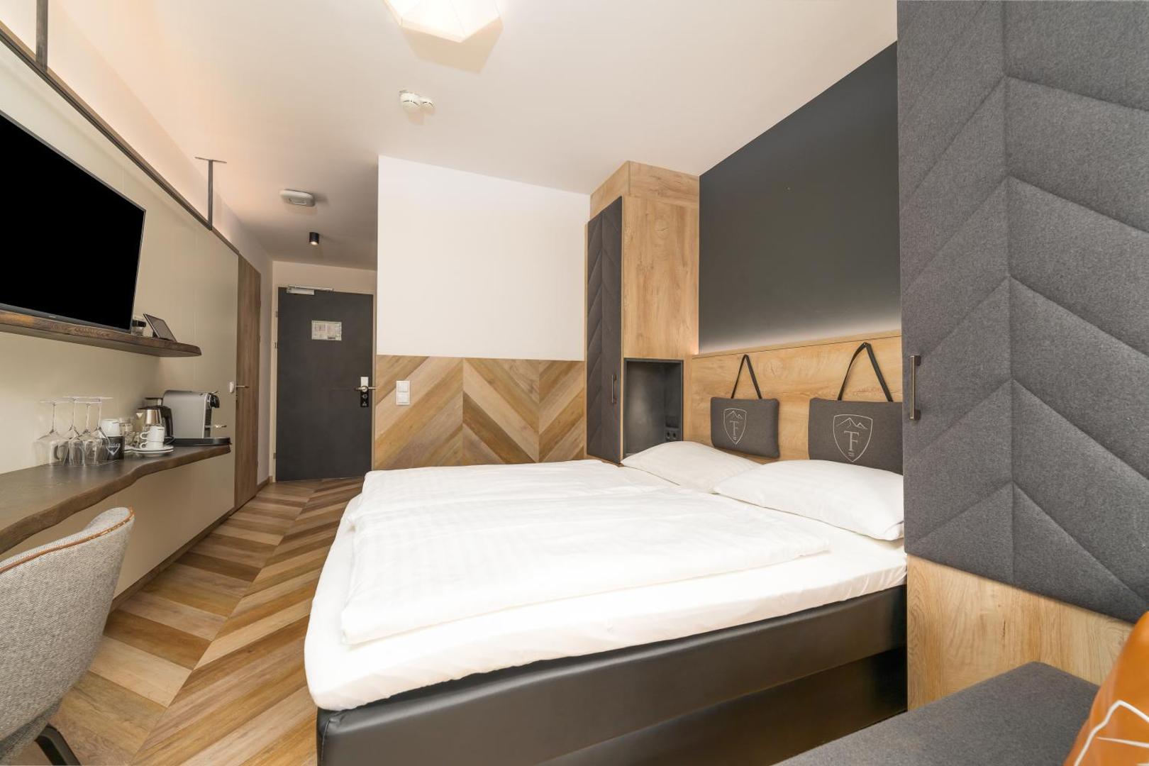 24 by Avenida Hotel & Residences 24 by Avenida Hotel & Residences