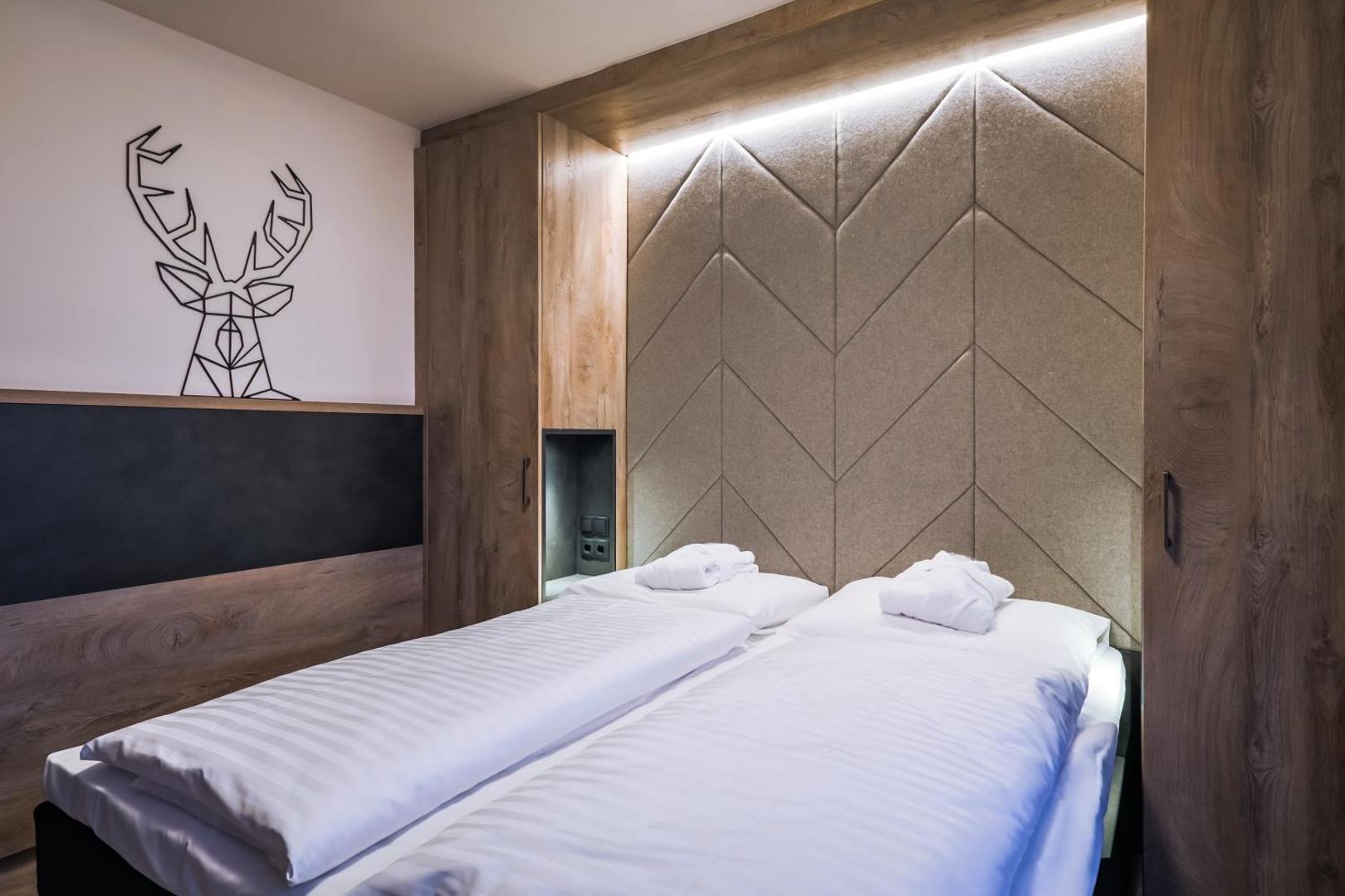 24 by Avenida Hotel & Residences 24 by Avenida Hotel & Residences