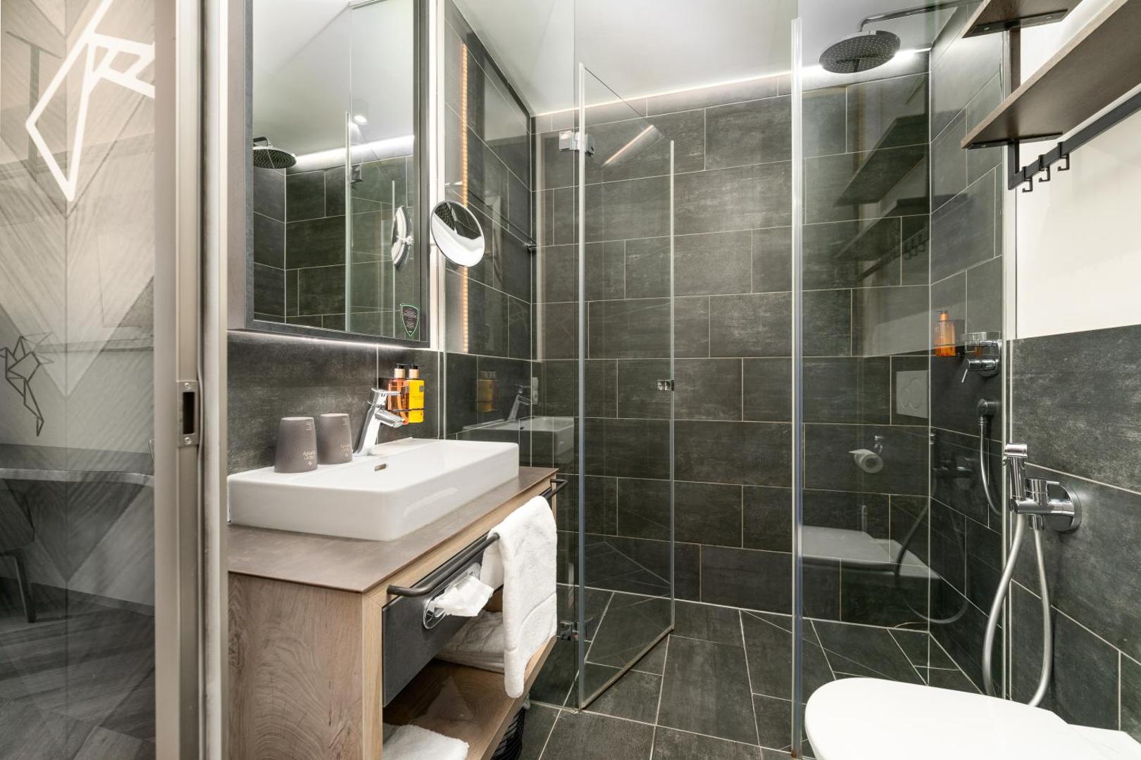 24 by Avenida Hotel & Residences 24 by Avenida Hotel & Residences