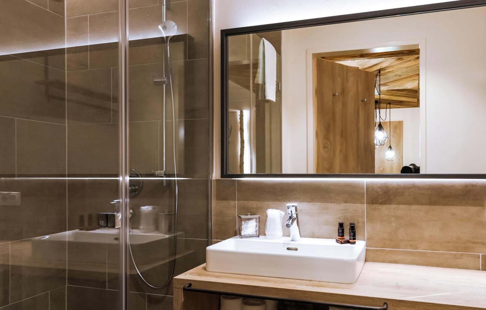 24 by Avenida Hotel & Residences 24 by Avenida Hotel & Residences