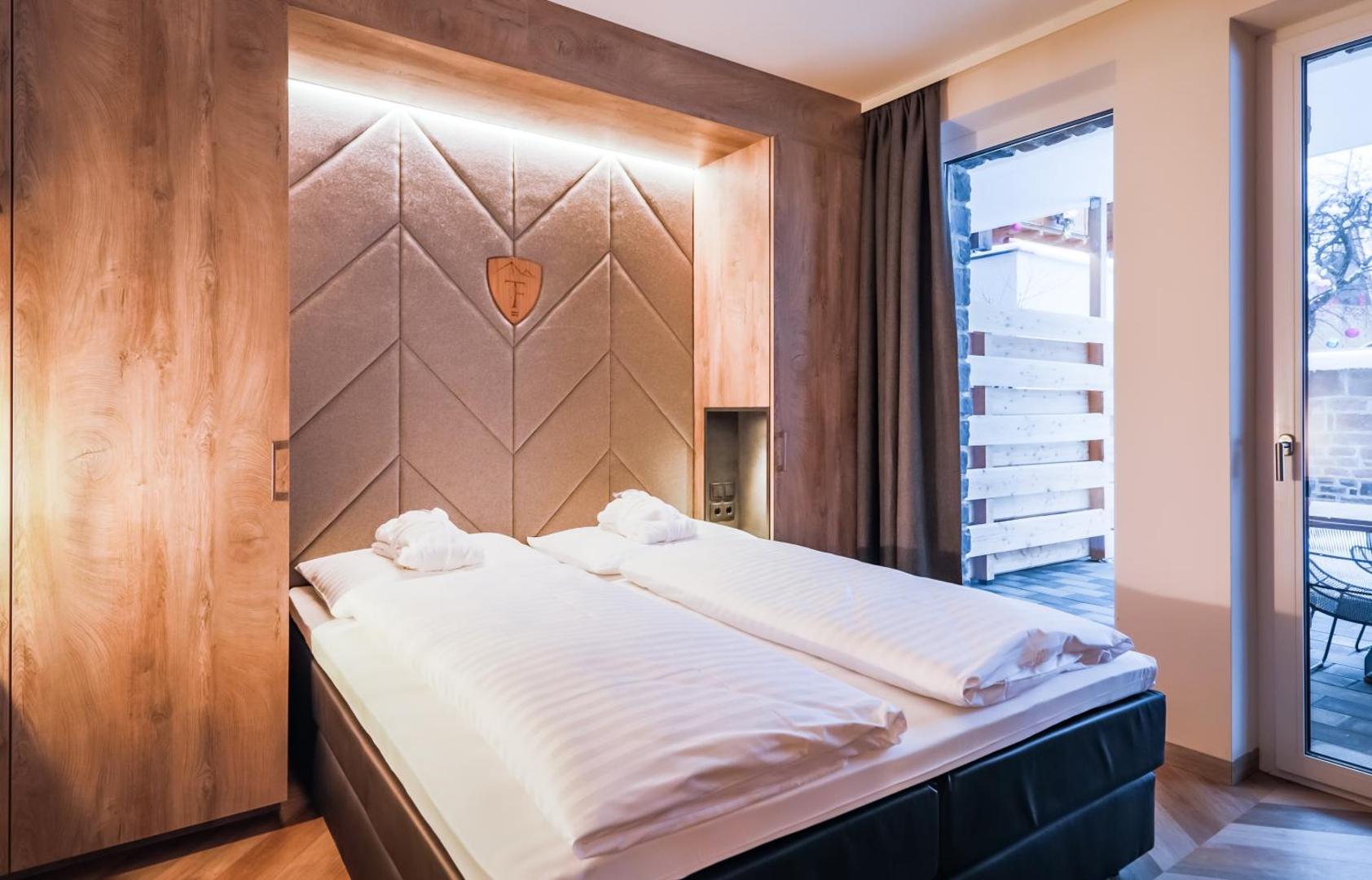 24 by Avenida Hotel & Residences 24 by Avenida Hotel & Residences
