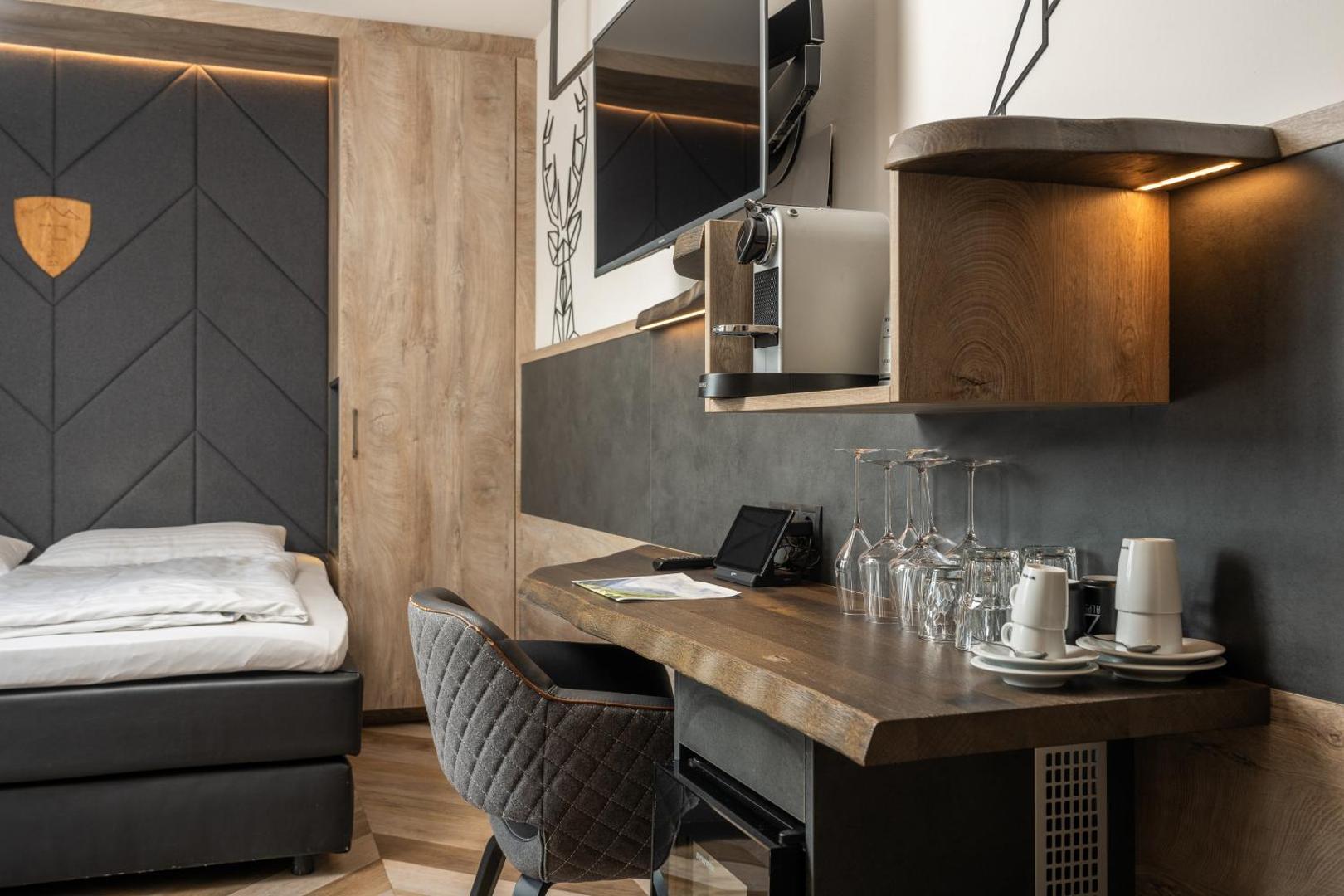 24 by Avenida Hotel & Residences 24 by Avenida Hotel & Residences