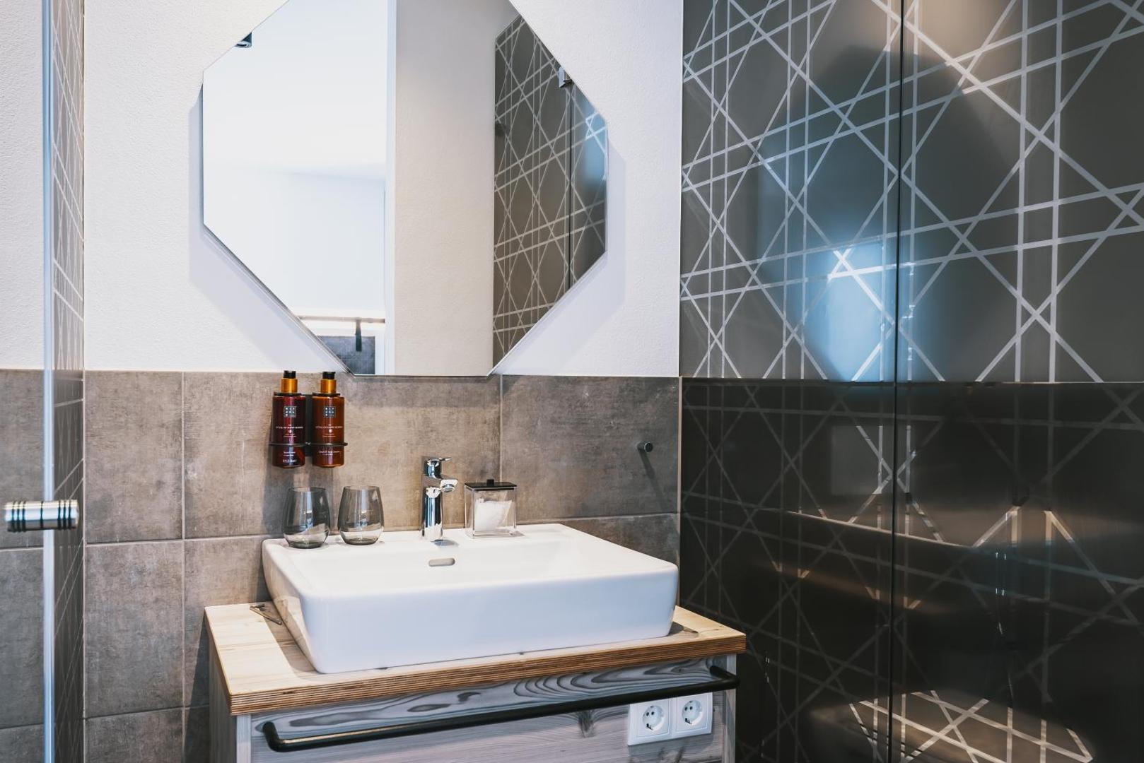 Nikolaus by AvenidA Panoramic Wellness Suites Nikolaus by AvenidA Panoramic Wellness Suites