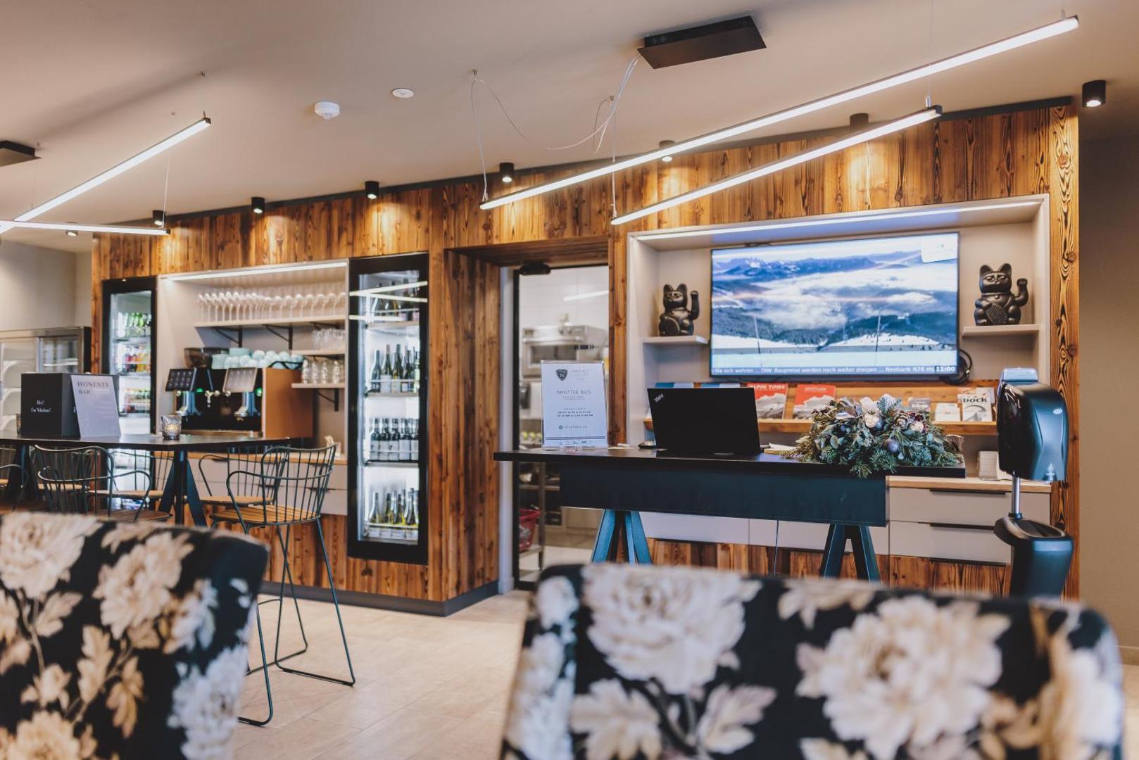 Nikolaus by AvenidA Panoramic Wellness Suites Nikolaus by AvenidA Panoramic Wellness Suites