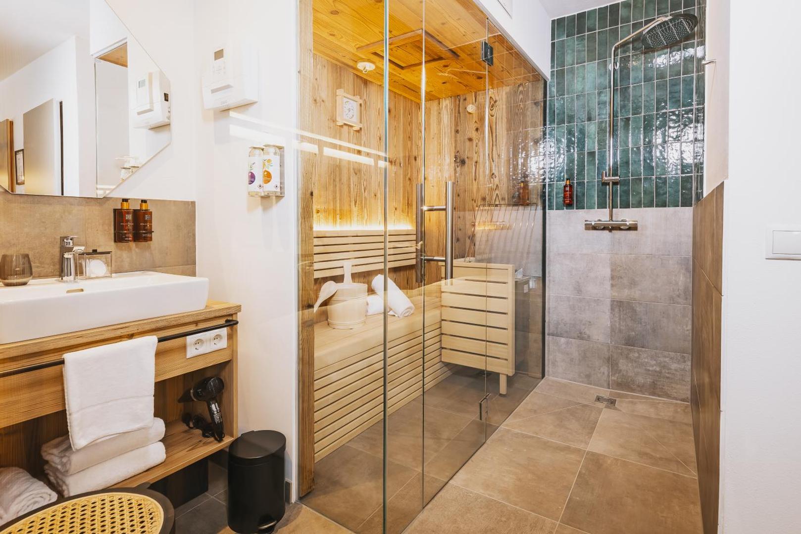 Nikolaus by AvenidA Panoramic Wellness Suites Nikolaus by AvenidA Panoramic Wellness Suites