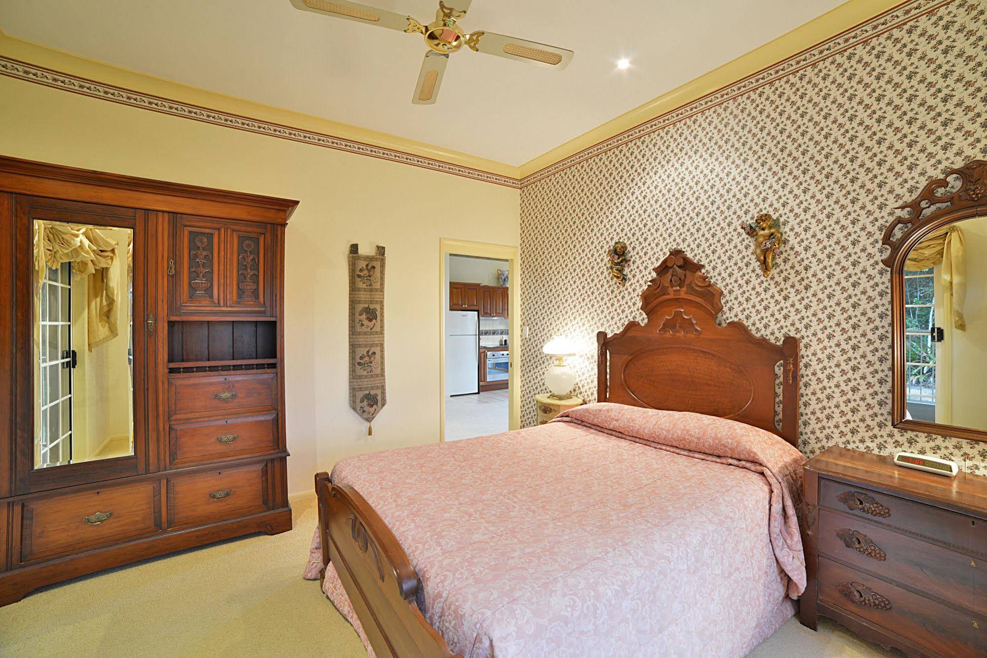 Cooroy Country Cottages Cooroy Country Cottages