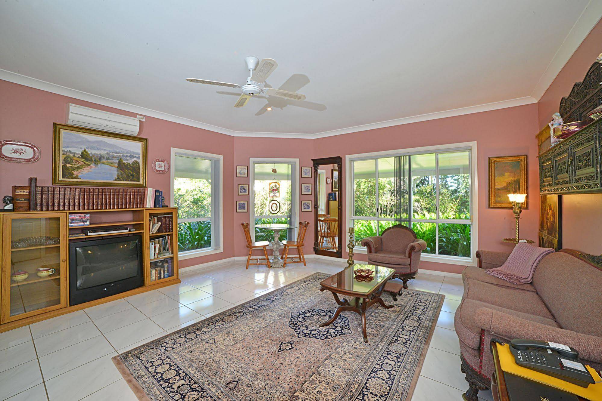 Cooroy Country Cottages Cooroy Country Cottages