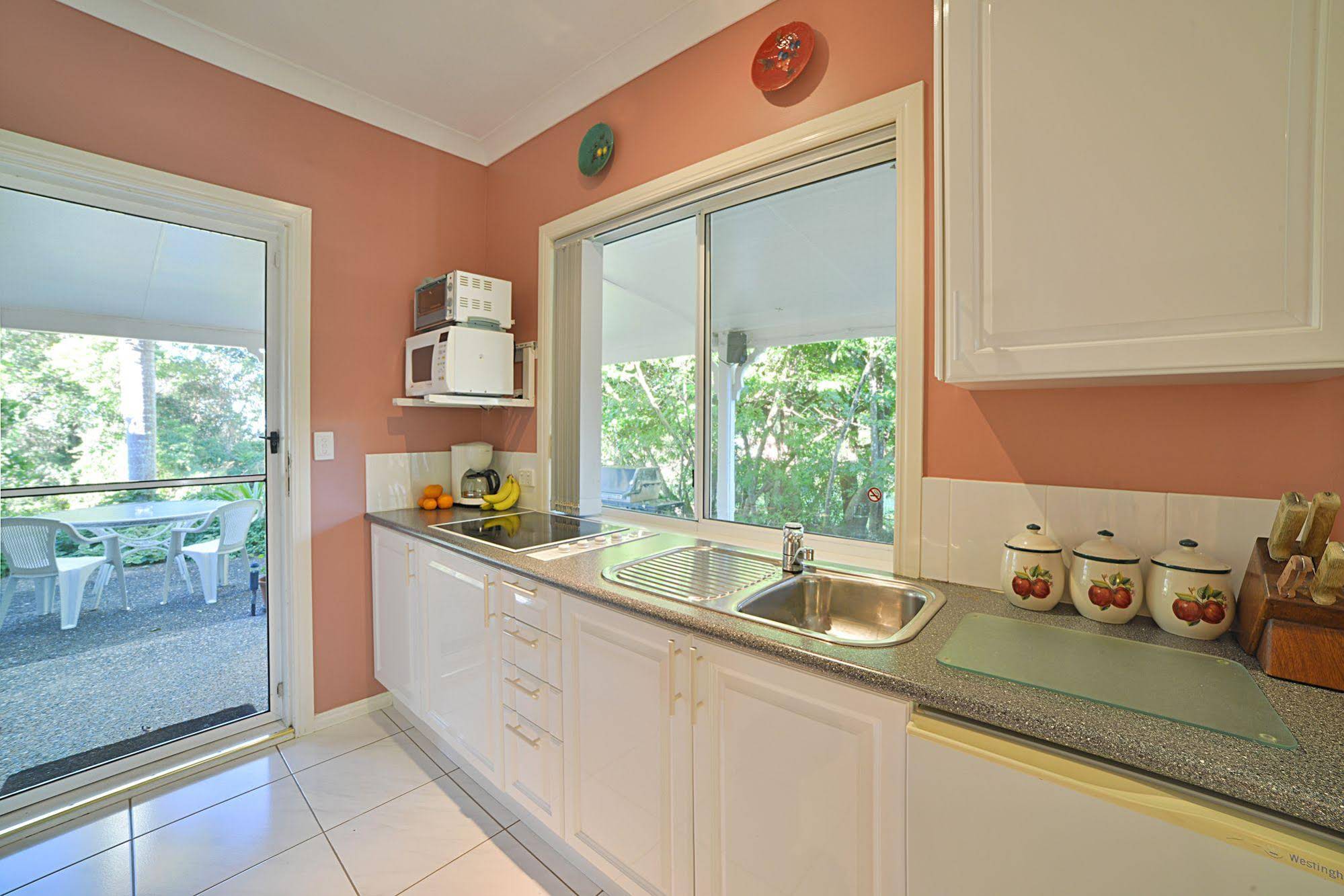 Cooroy Country Cottages Cooroy Country Cottages