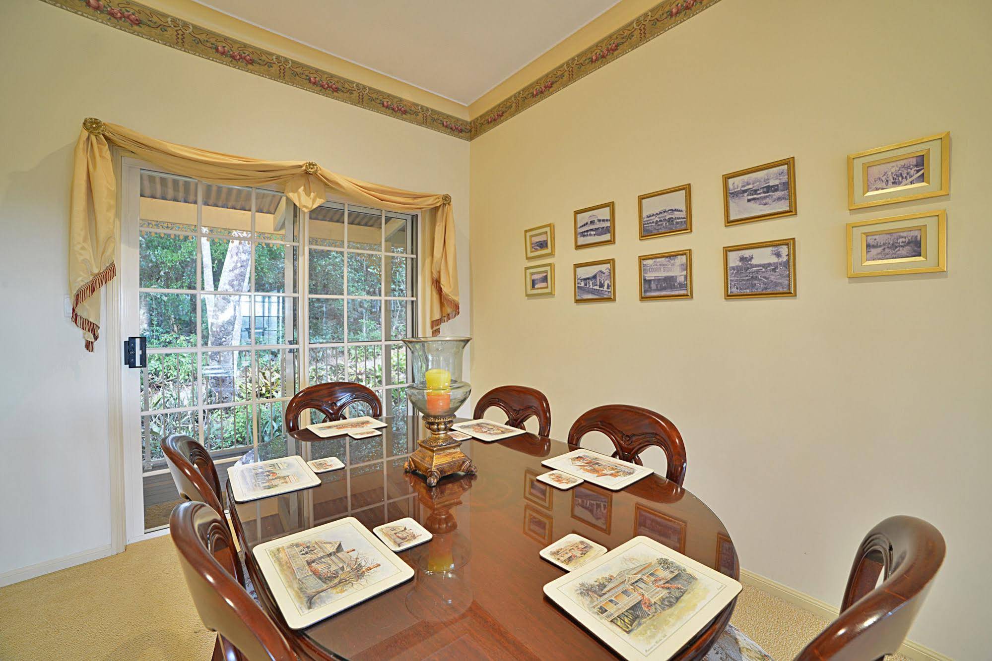 Cooroy Country Cottages Cooroy Country Cottages