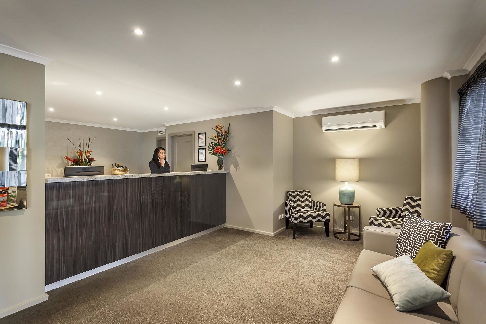 Quest Mont Albert Quest Mont Albert