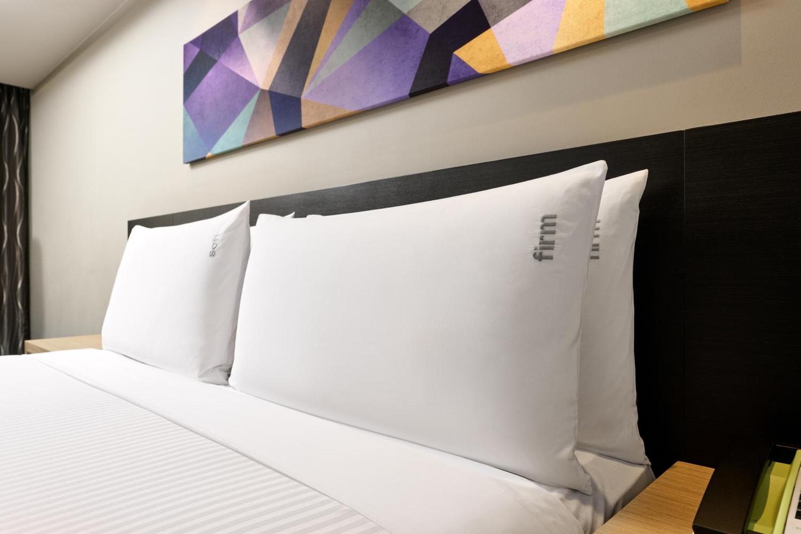 Holiday Inn Perth City Centre Holiday Inn Perth City Centre
