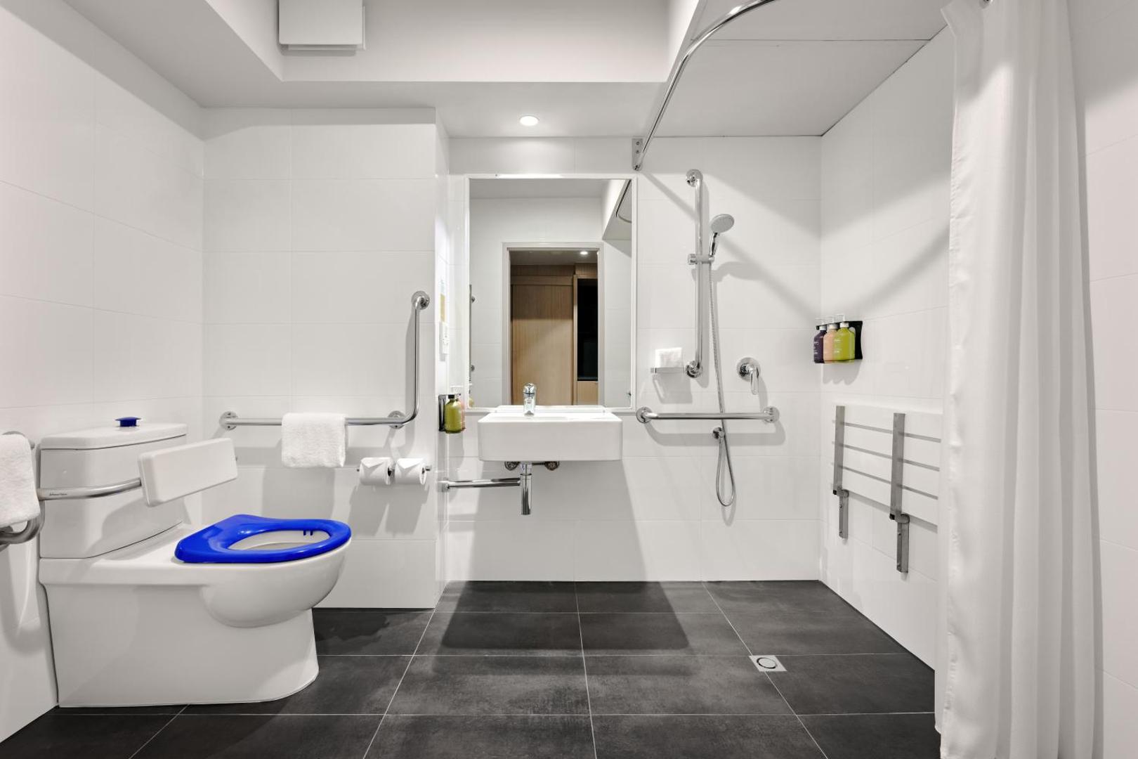 Holiday Inn Perth City Centre Holiday Inn Perth City Centre