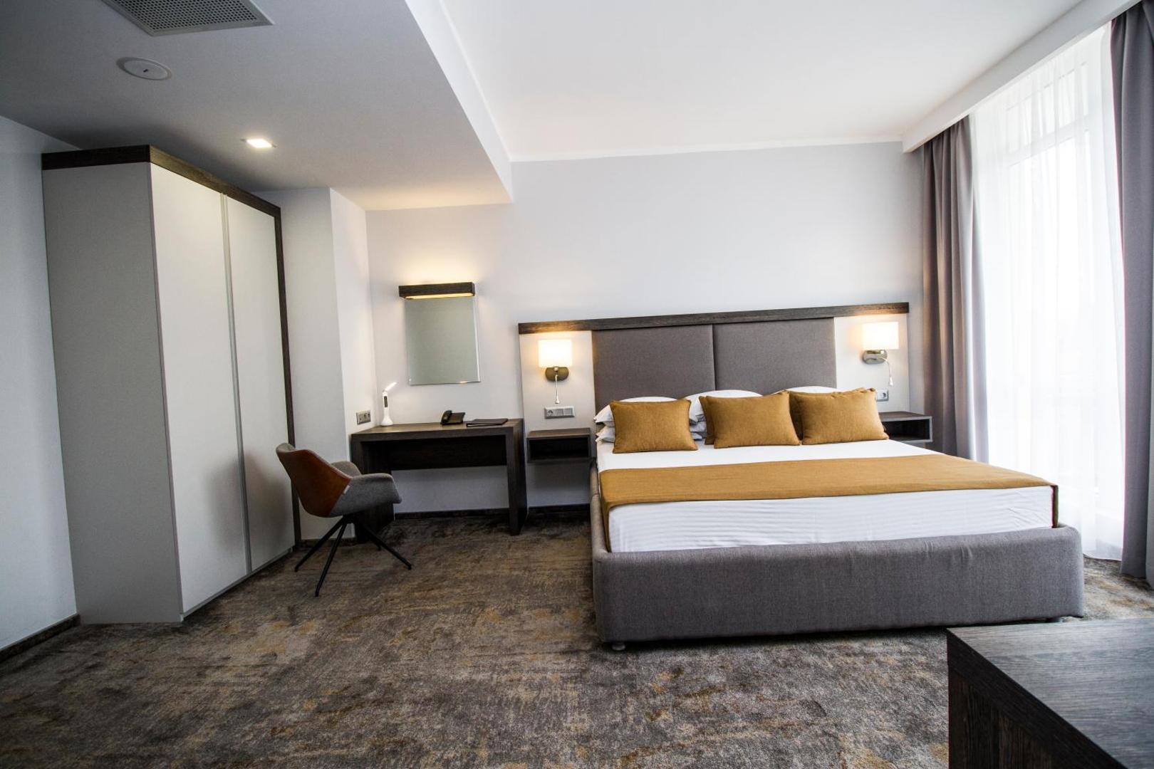 Best Western PLUS Premium Inn & Casino