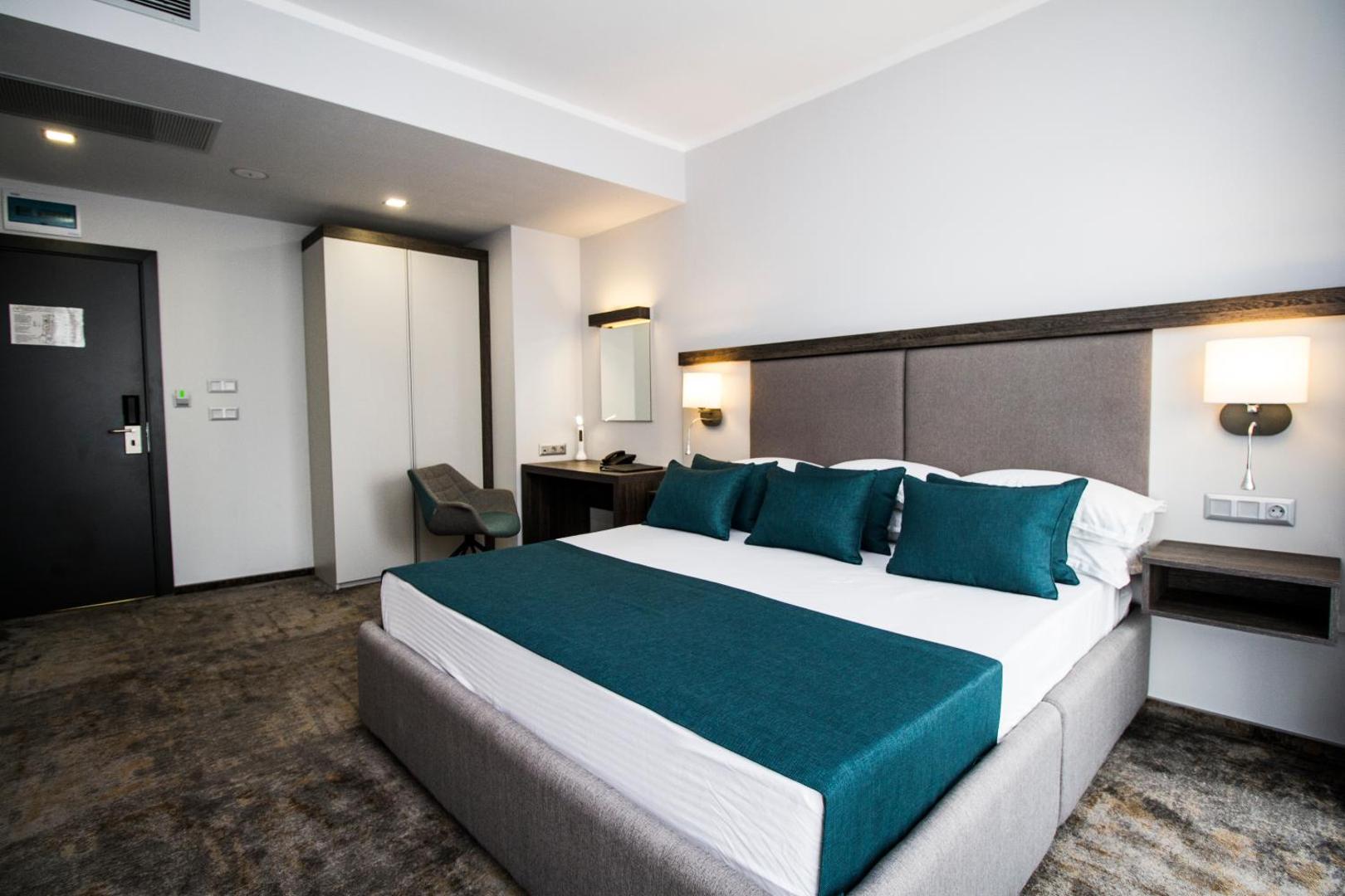 Best Western PLUS Premium Inn & Casino