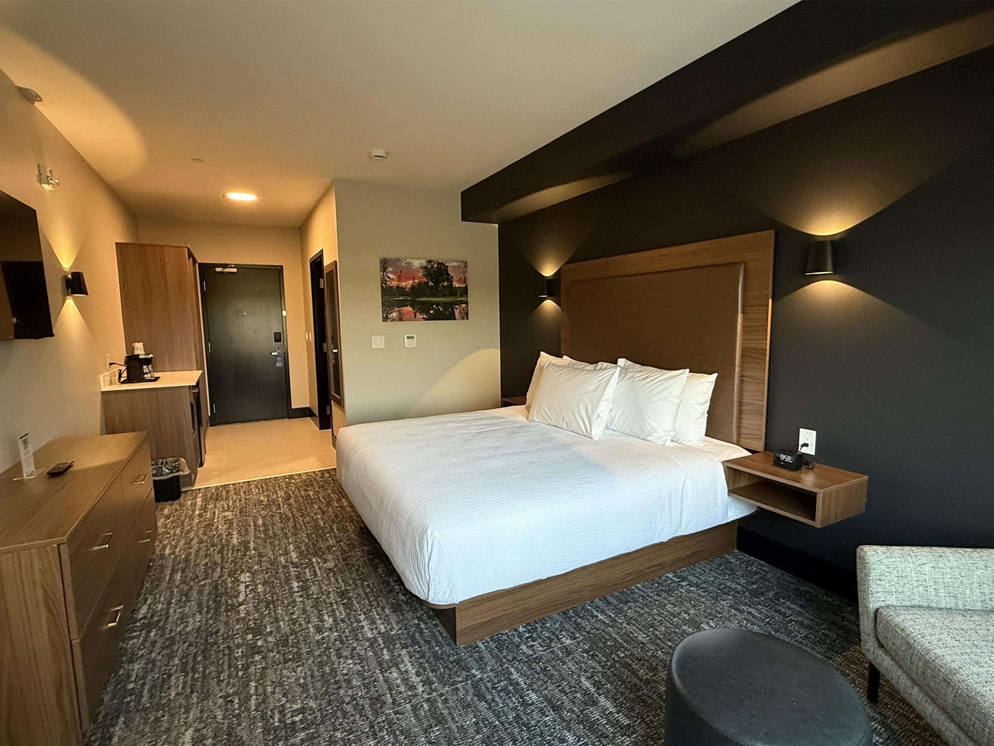 Best Western Plus Neepawa Hotel